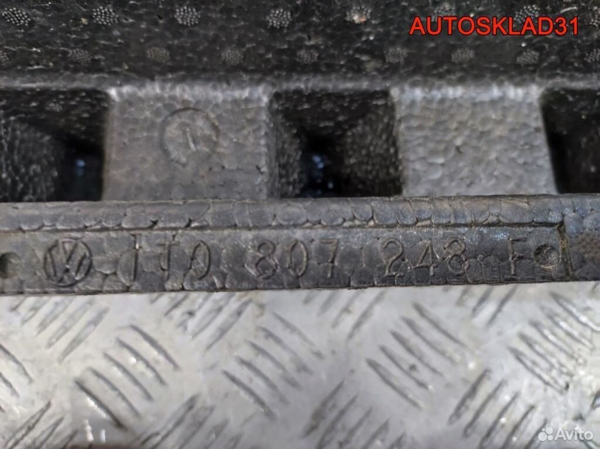 Наполнитель переднего бампера VW Touran 1T0807248F, 1100 рублей, Дубовое