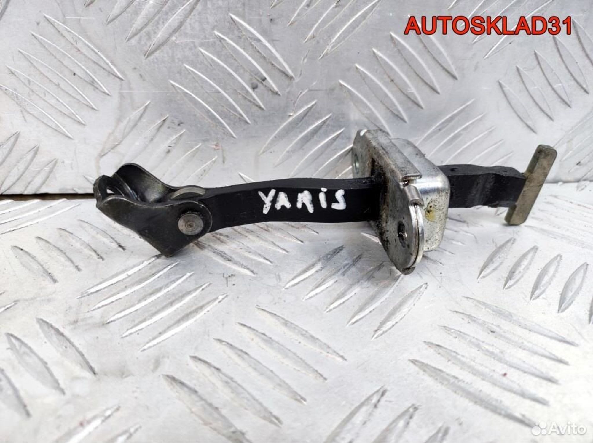 Ограничитель двери перед Toyota Yaris 686100D040, 1100 рублей, Дубовое