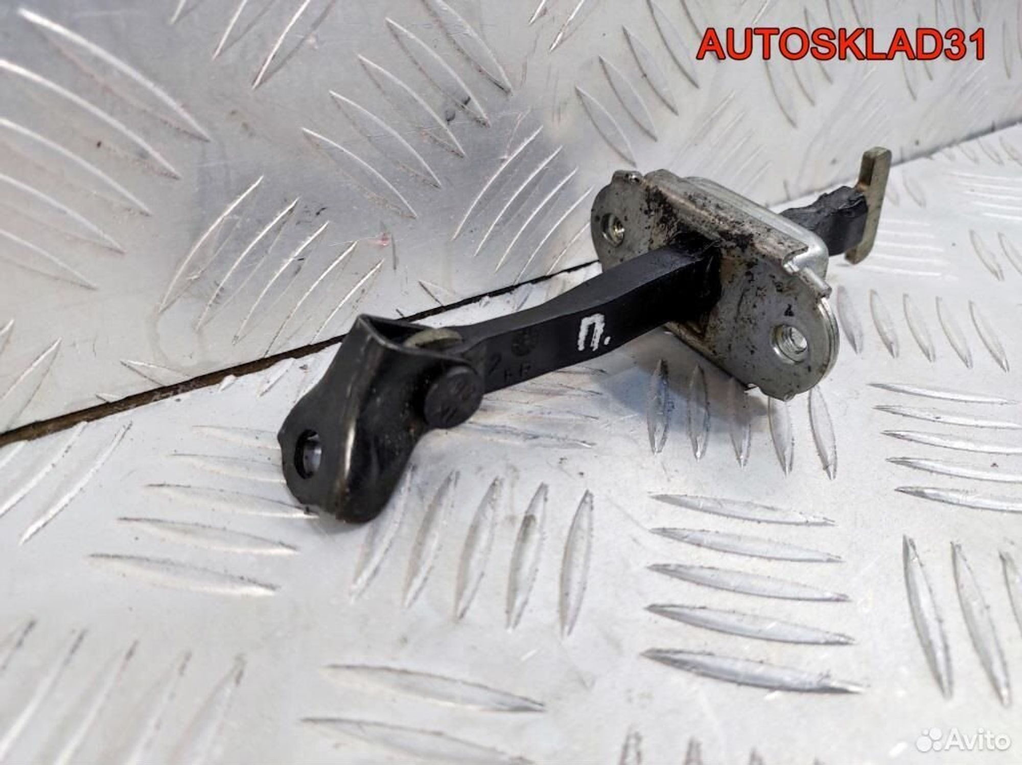 Ограничитель двери перед Toyota Yaris 686100D040, 1100 рублей, Дубовое