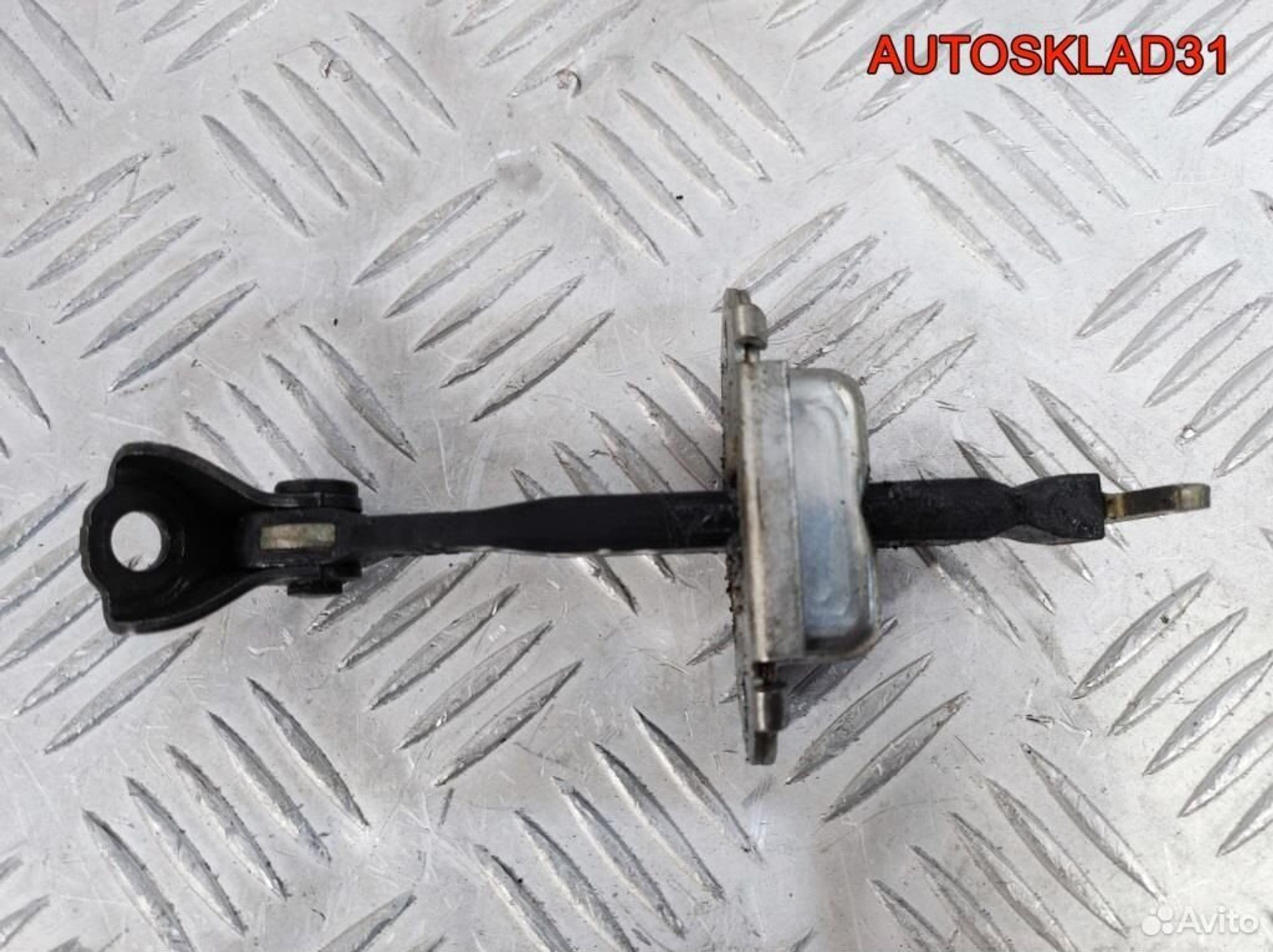 Ограничитель двери перед Toyota Yaris 686100D040, 1100 рублей, Дубовое