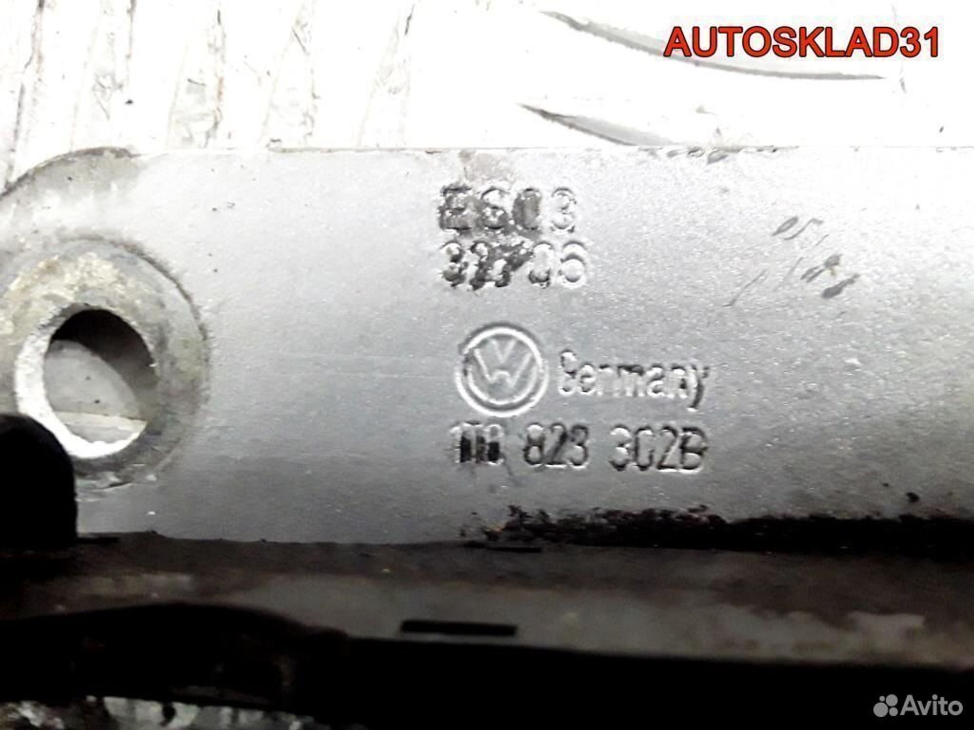 Петля капота правая Volkswagen Touran 1T0823302B, 1400 рублей, Дубовое