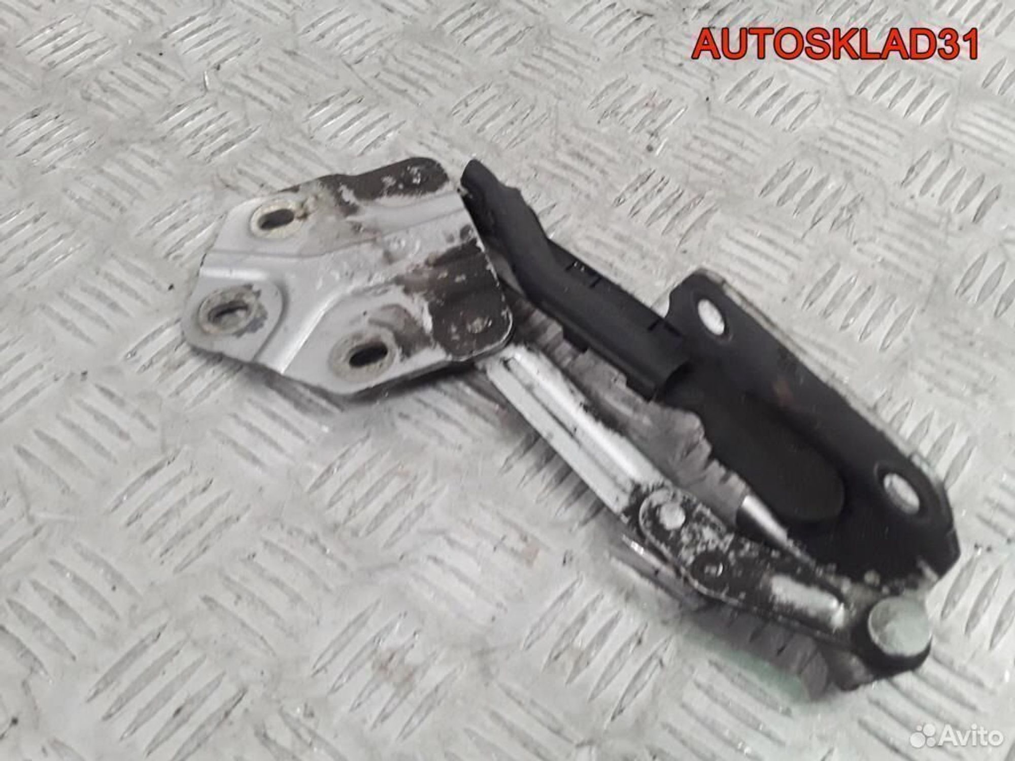 Петля капота правая Volkswagen Touran 1T0823302B, 1400 рублей, Дубовое