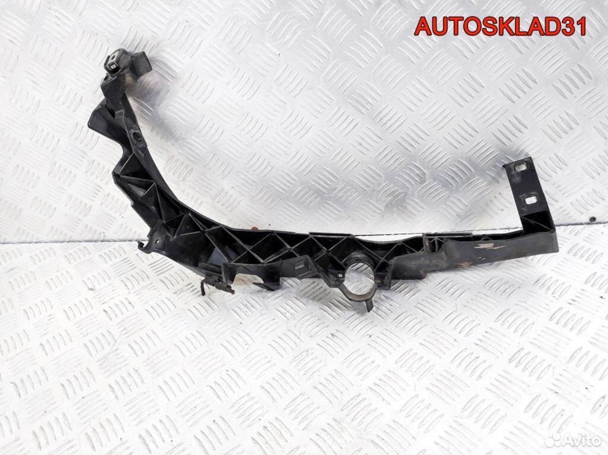 Кронштейн фар левый BMW E90 51647138401, 2600 рублей, Дубовое