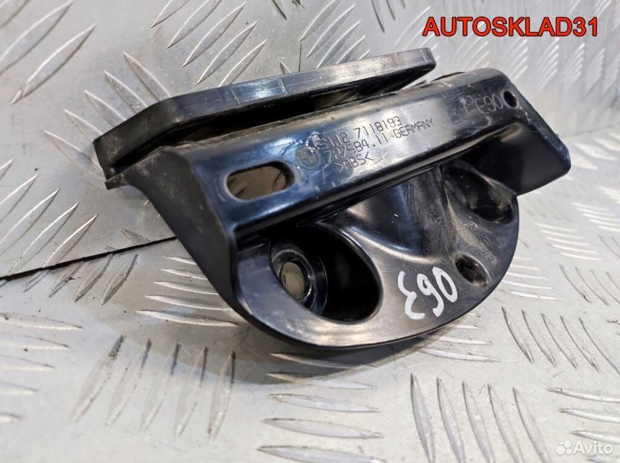 Направляющая заднего бампера левая BMW E90, 600 рублей, Дубовое