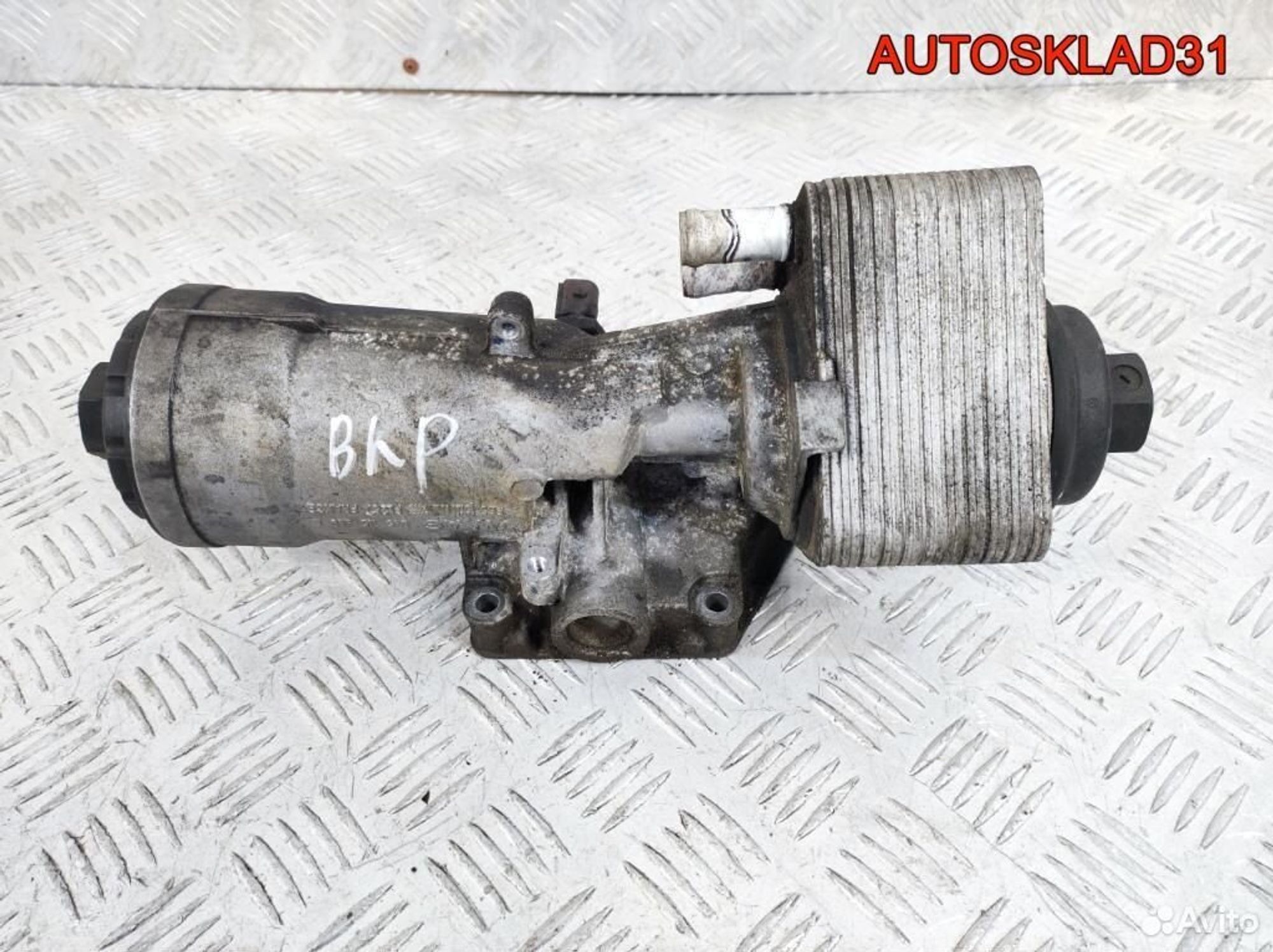 Корпус масляного фильтра VW Passat B6 045115389E, 900 рублей, Дубовое