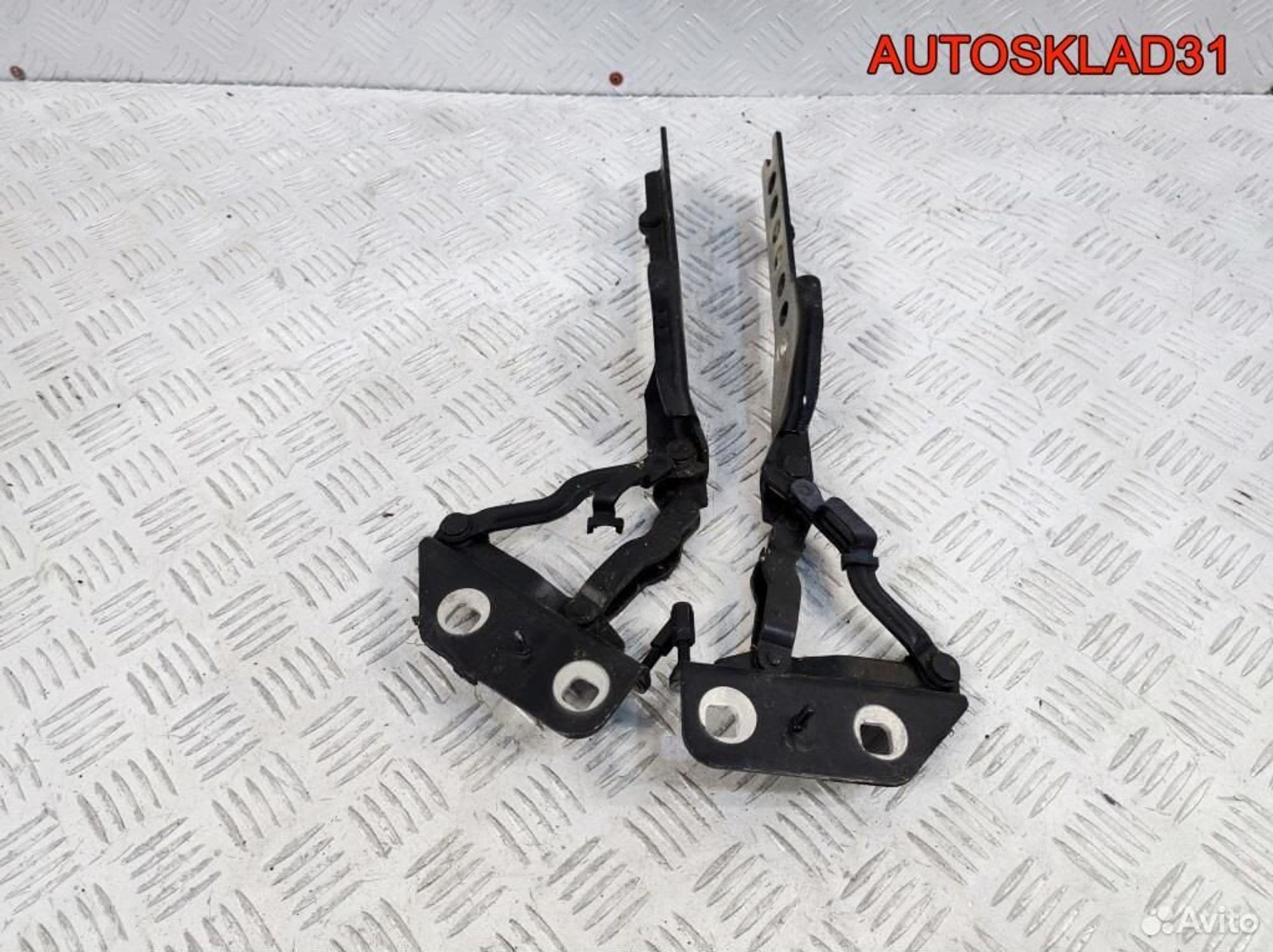 Петля капота комплект Audi A8 D3 4E0823301E, 1700 рублей, Дубовое