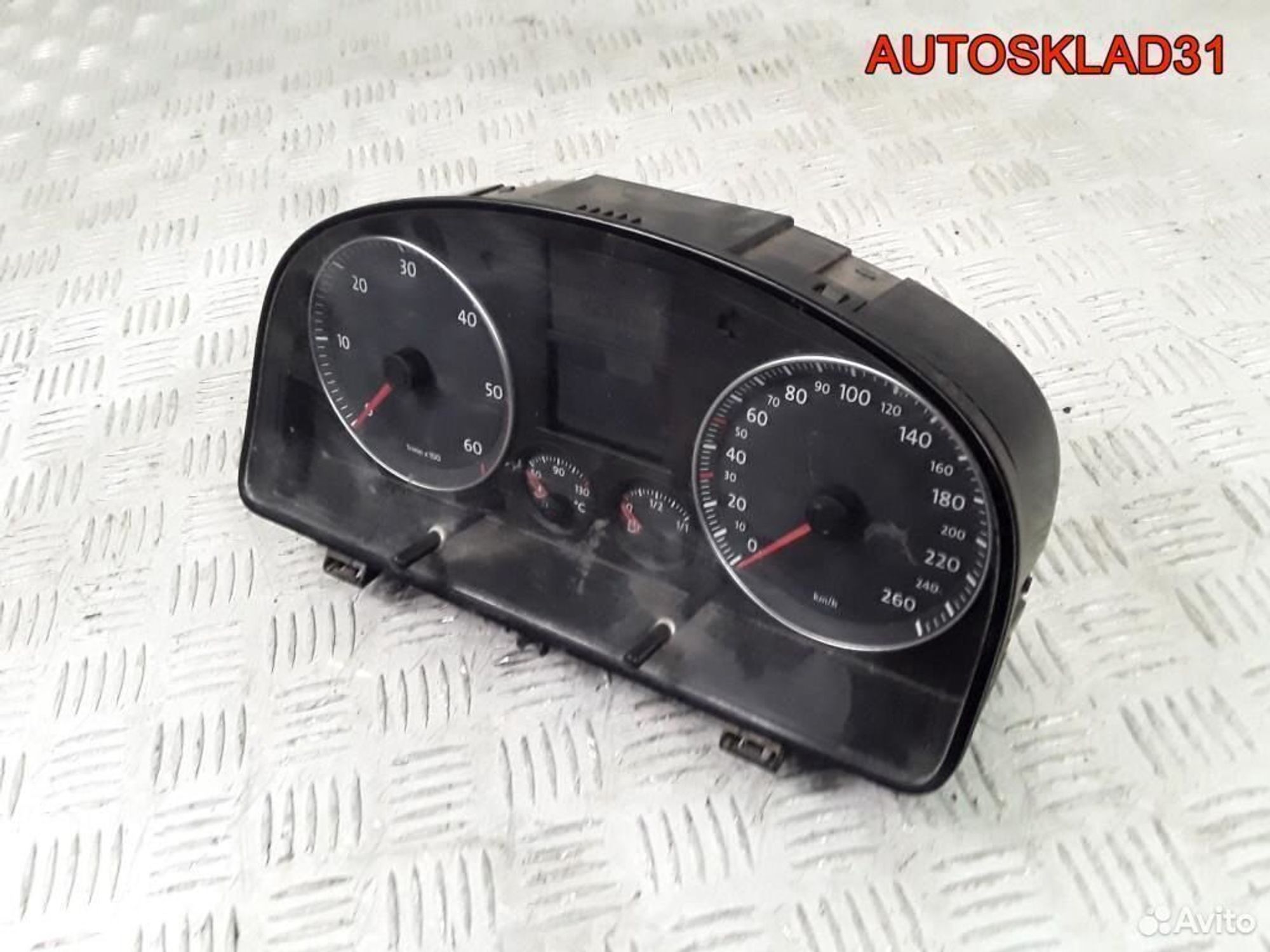 Панель приборов Volkswagen Caddy 3 BLS 1T0920864A, 3600 рублей, Дубовое
