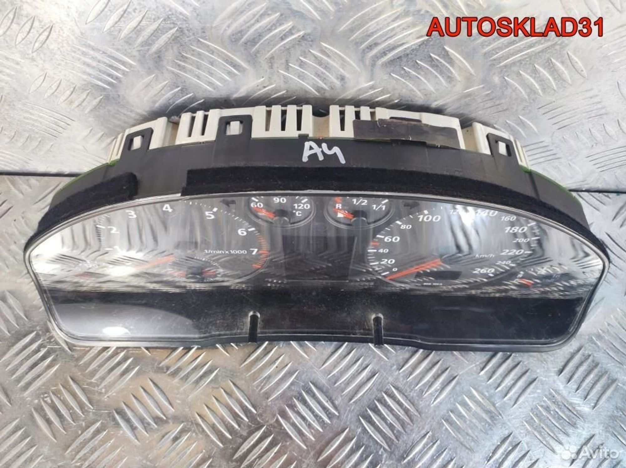 Панель приборов Audi A4 B5 8D0919033 Бензин, 10200 рублей, Дубовое