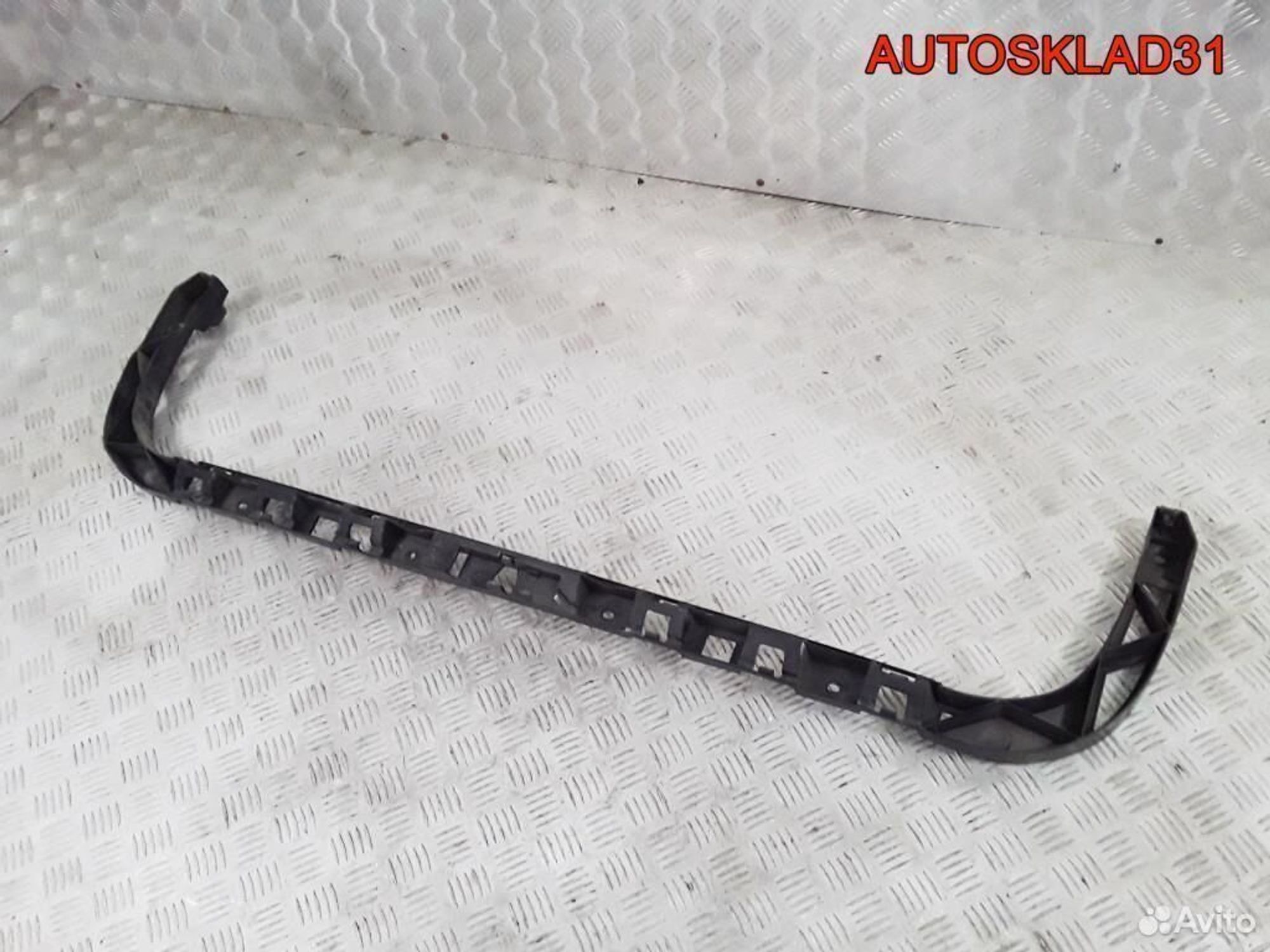 Направляющая заднего бампера Passat B6 3C9807863, 1100 рублей, Дубовое