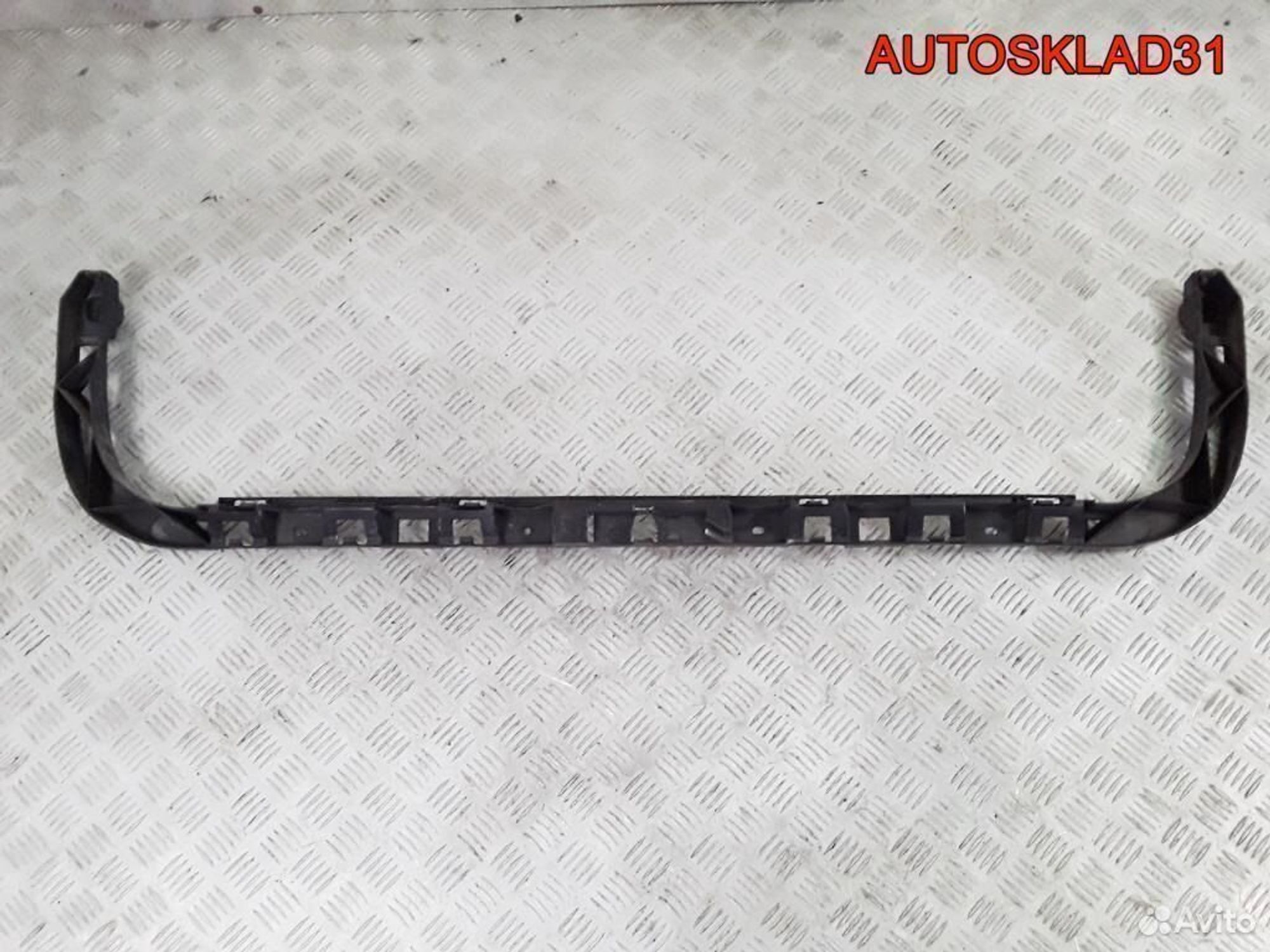 Направляющая заднего бампера Passat B6 3C9807863, 1100 рублей, Дубовое