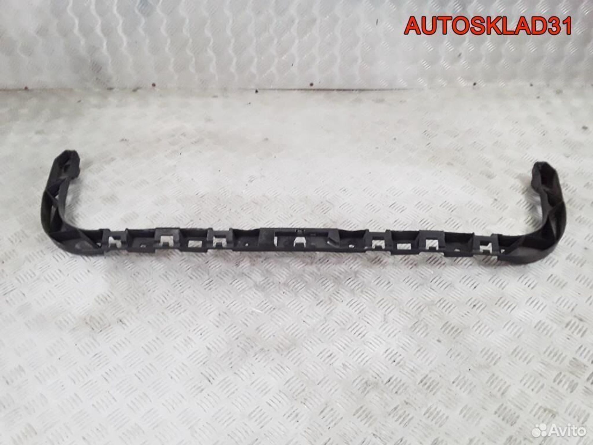 Направляющая заднего бампера Passat B6 3C9807863, 1100 рублей, Дубовое