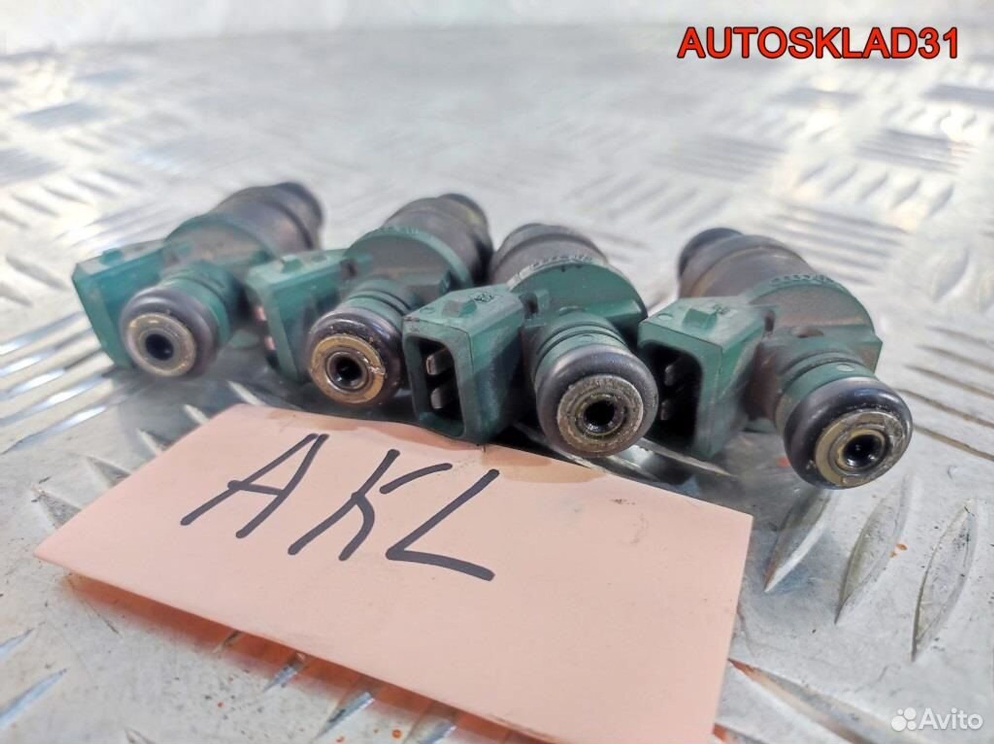 Форсунка топливная VW Golf 4 1,6 AKL 037906031AA, 800 рублей, Дубовое