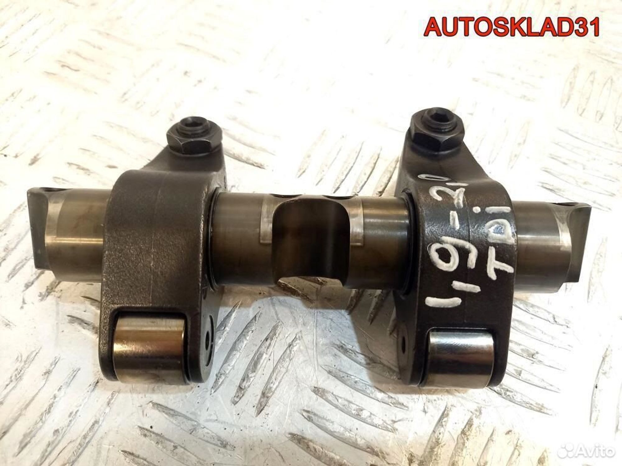 Ось коромысел VW Sharan 2.0 Дизель 038109527AF, 1300 рублей, Дубовое