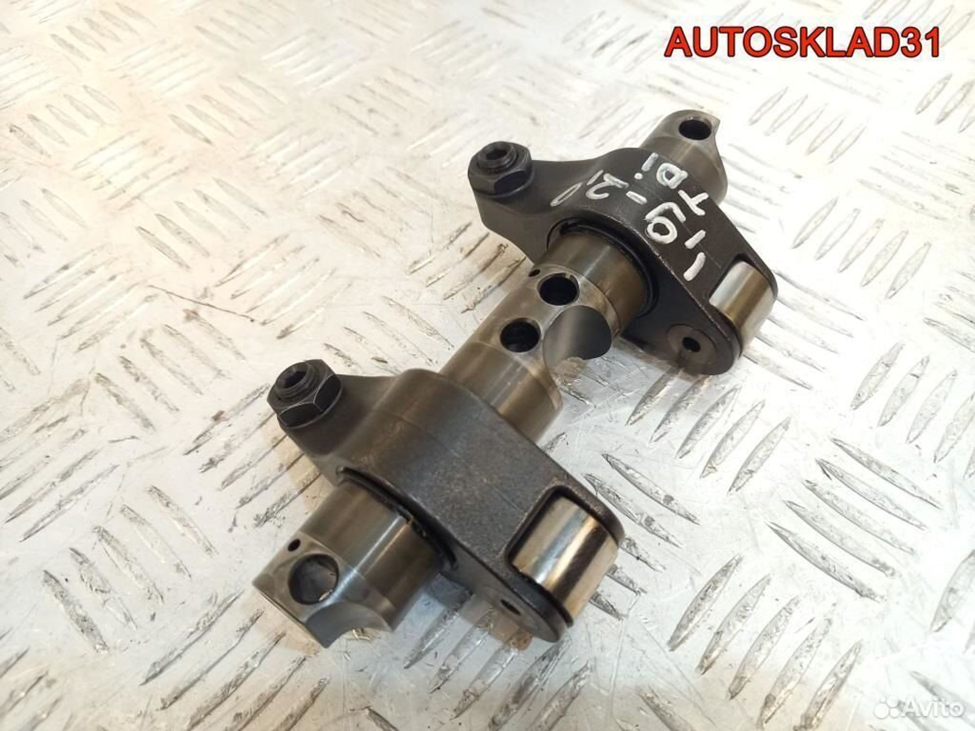 Ось коромысел VW Sharan 2.0 Дизель 038109527AF, 1300 рублей, Дубовое