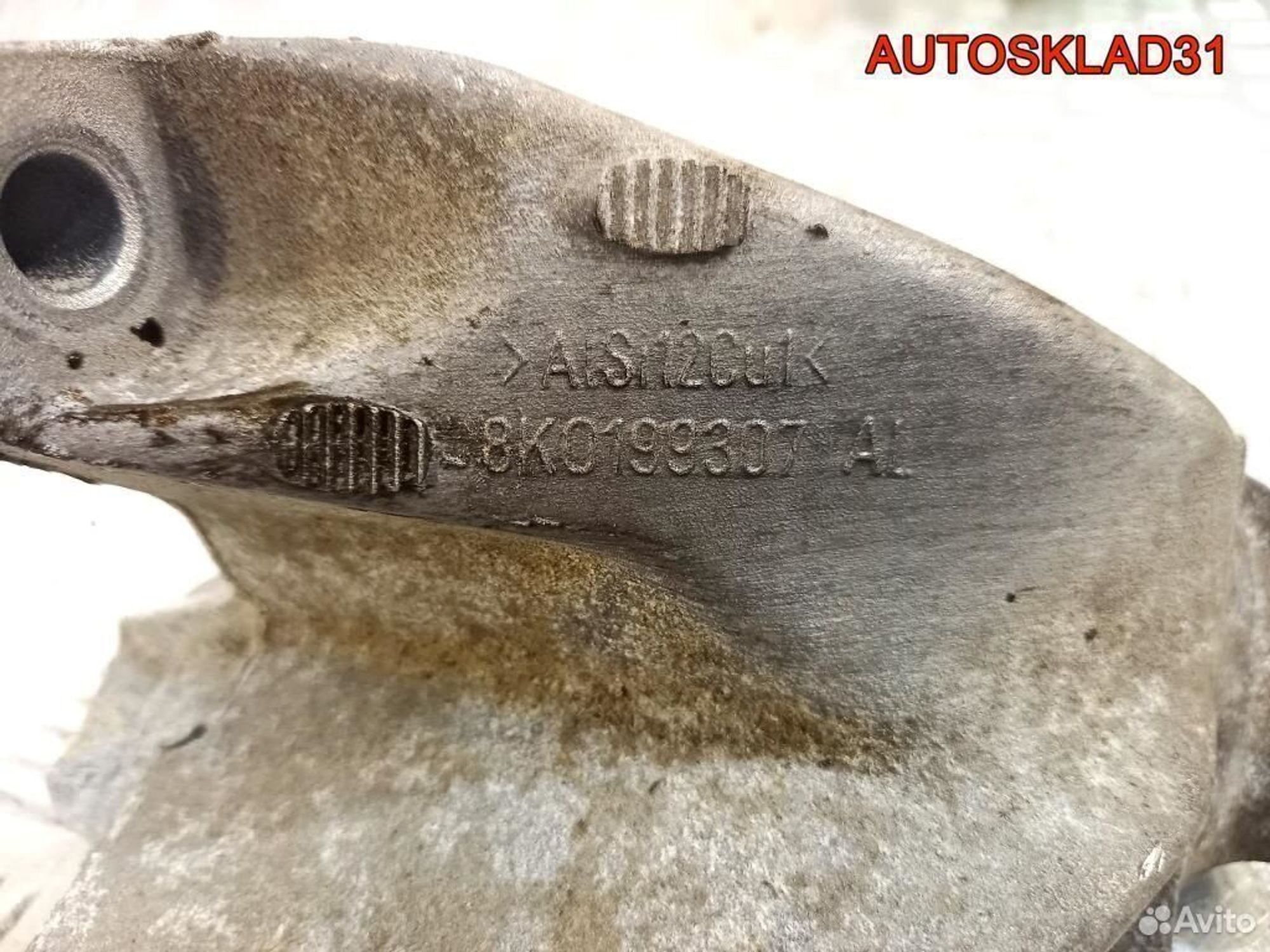 Кронштейн двигателя левый Audi Q5 8R 8K0199307AL, 1200 рублей, Дубовое