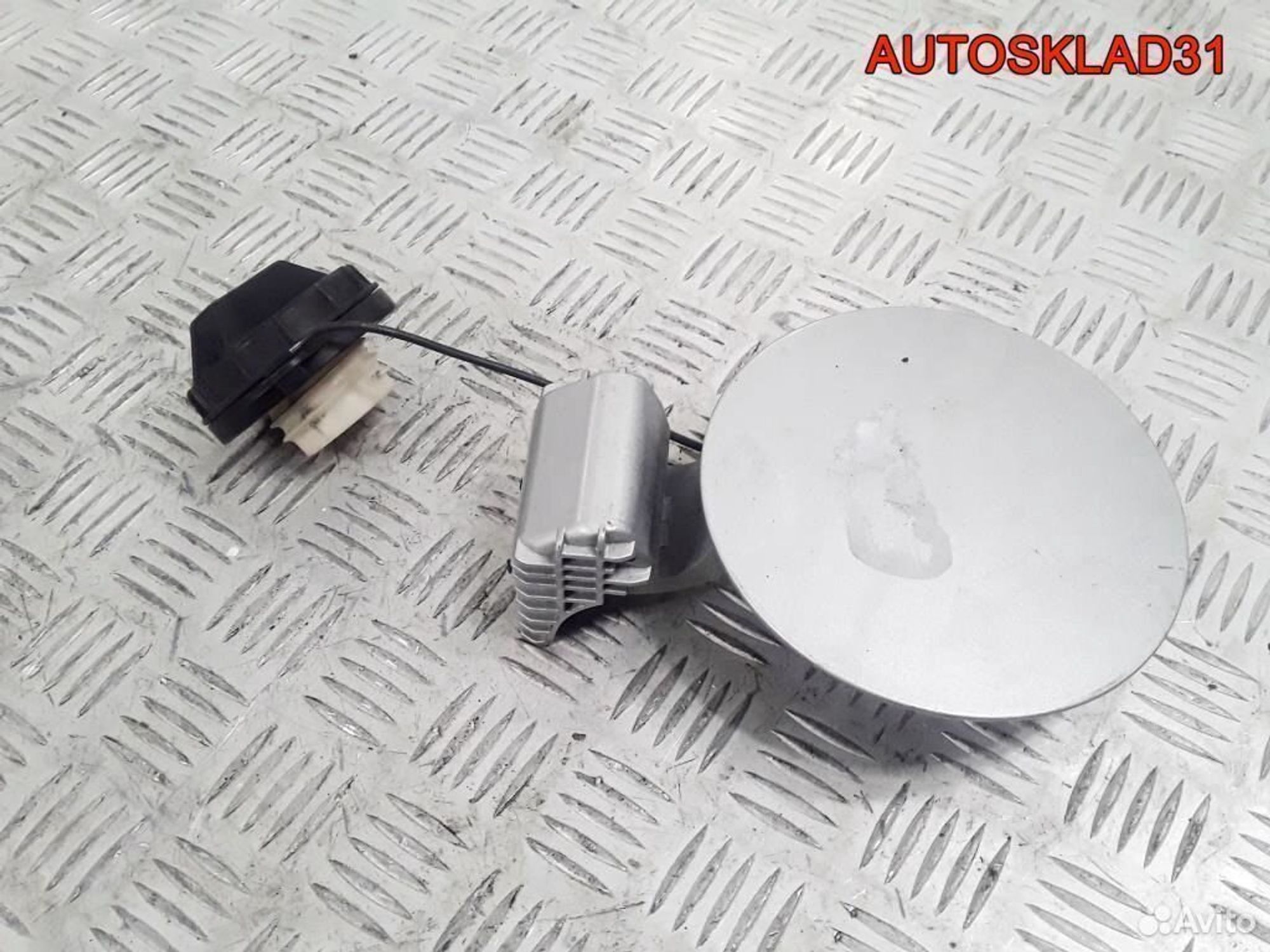 Лючок бензобака для Hyundai Getz 695101C000, 900 рублей, Дубовое