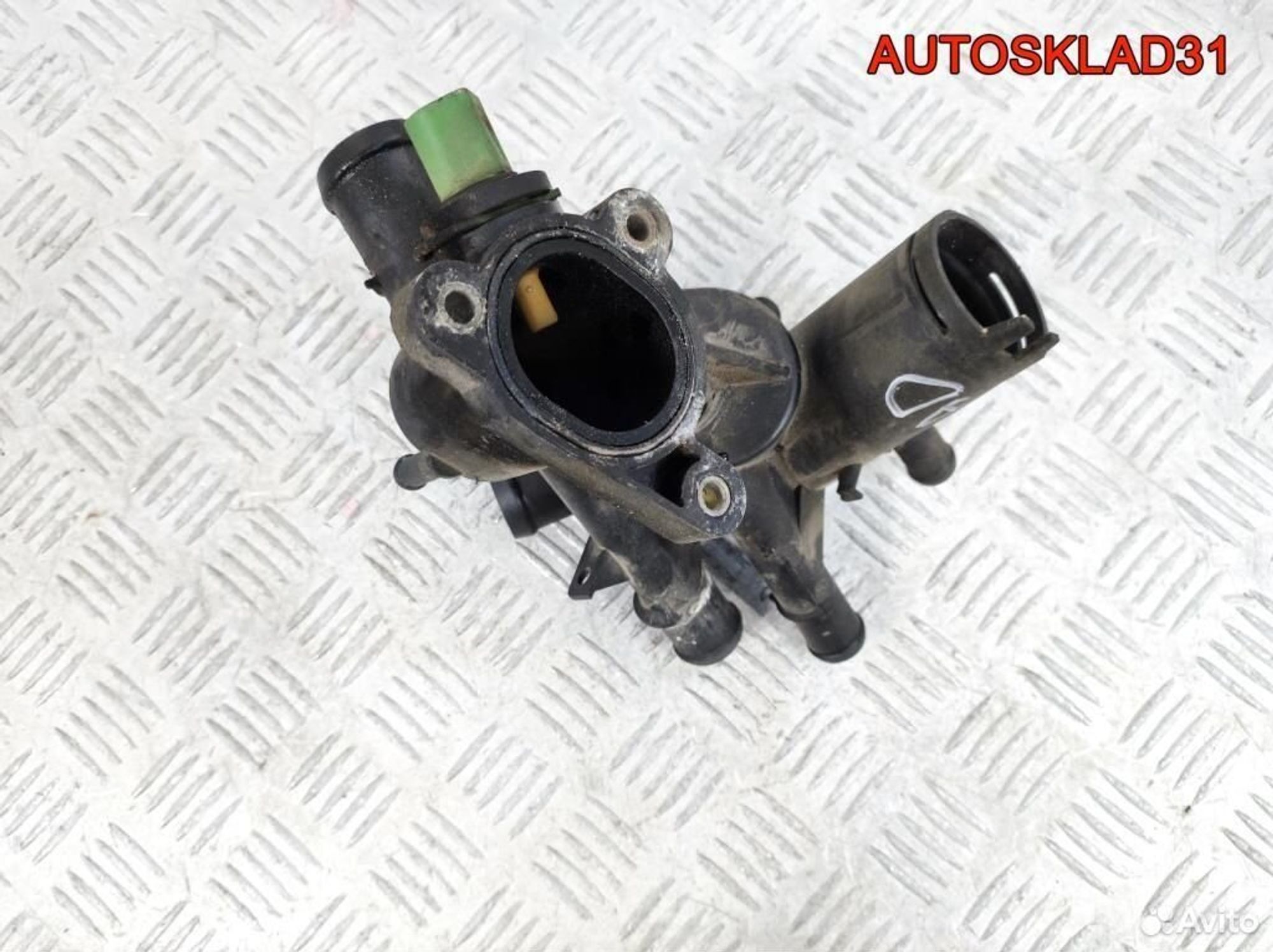 Корпус термостата VW Golf 4 1.6 BAD 032121111CA, 2600 рублей, Дубовое