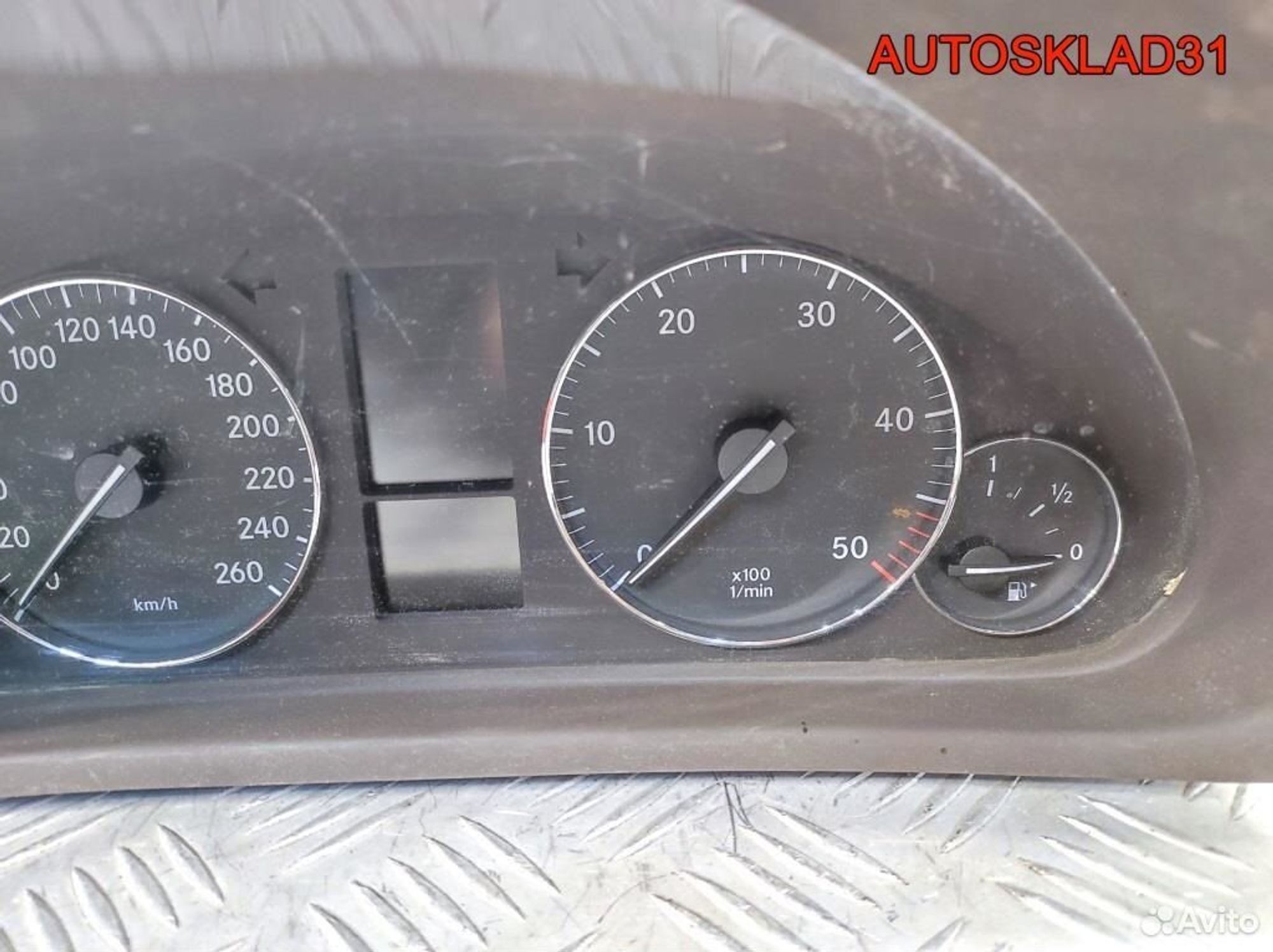 Панель приборов Mercedes W203 A2035404947 Дизель, 9200 рублей, Дубовое