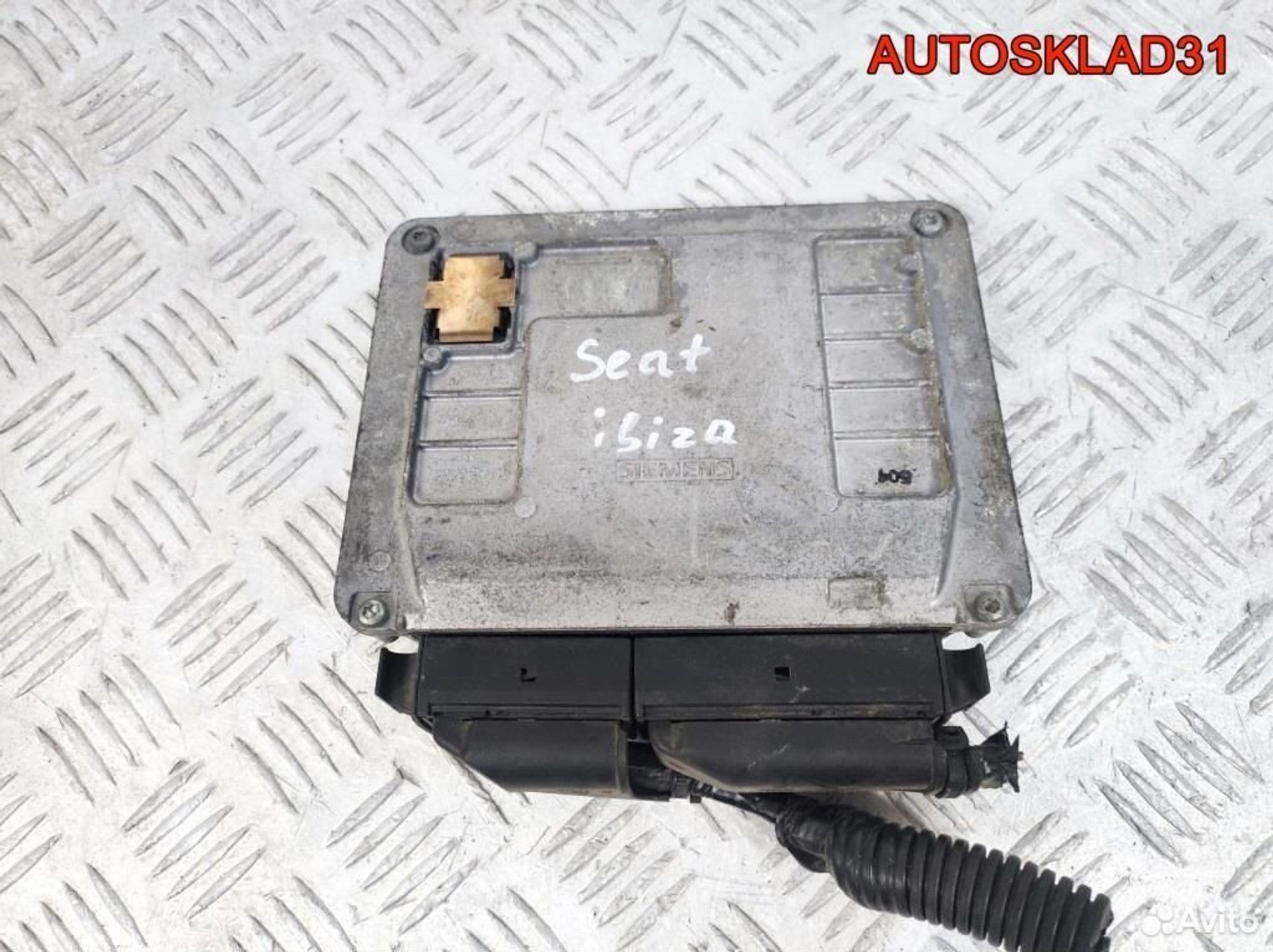 Блок эбу Volkswagen Polo 1,2 AZQ 03E906033P Бензин, 1000 рублей, Дубовое