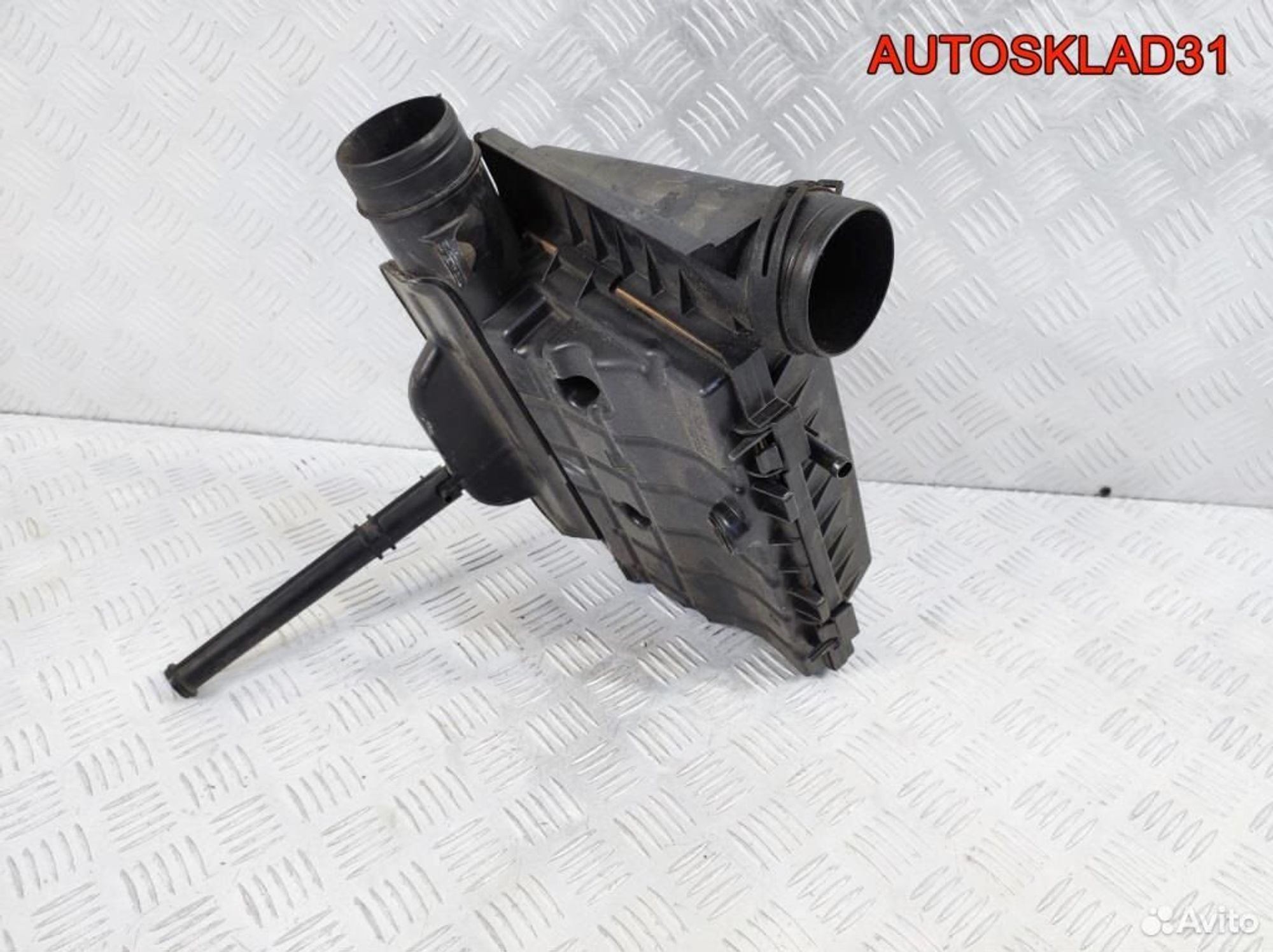 Корпус воздушного фильтра Skoda Fabia 04E129611H, 2500 рублей, Дубовое