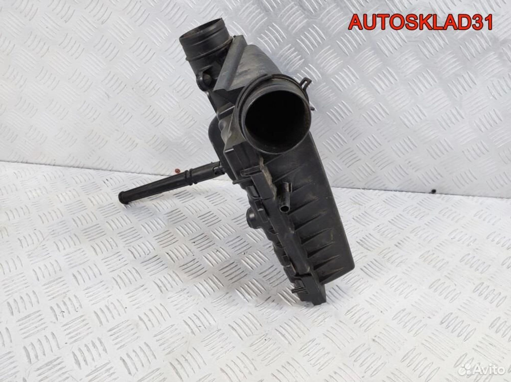 Корпус воздушного фильтра Skoda Fabia 04E129611H, 2500 рублей, Дубовое