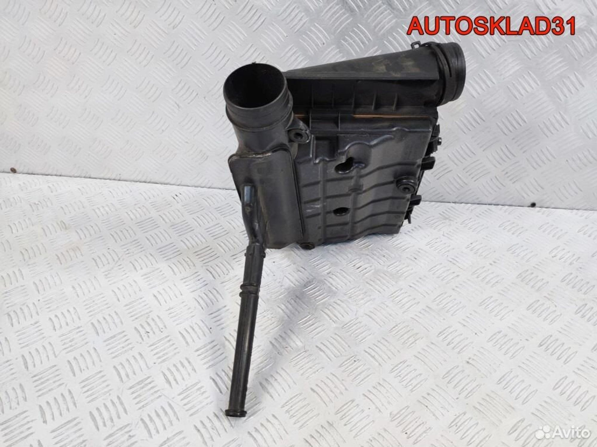 Корпус воздушного фильтра Skoda Fabia 04E129611H, 2500 рублей, Дубовое