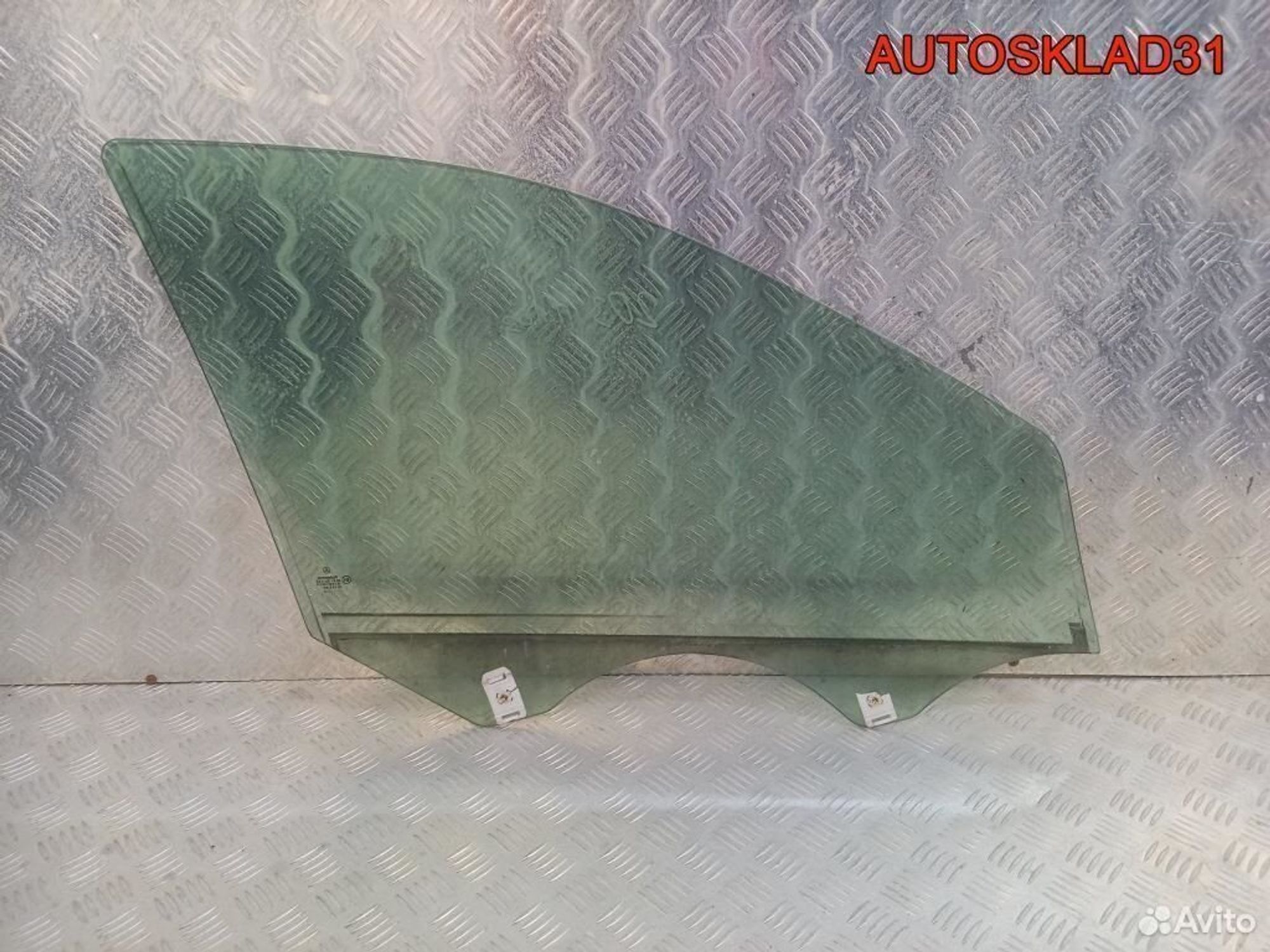 Стекло переднее левое Mercedes W203 A2037250110, 1700 рублей, Дубовое