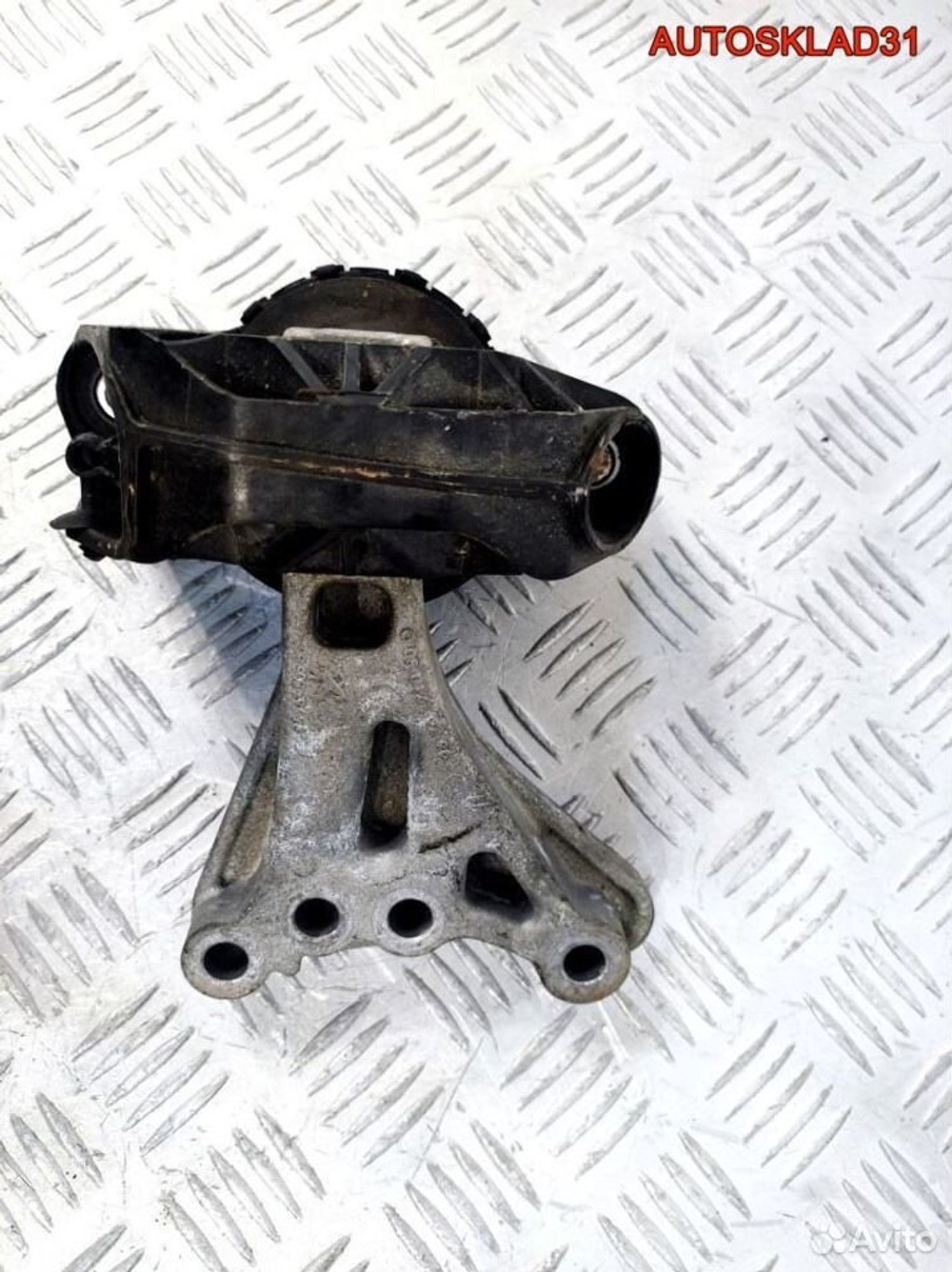 Опора двигателя правая Peugeot 208 9676771080, 2100 рублей, Дубовое