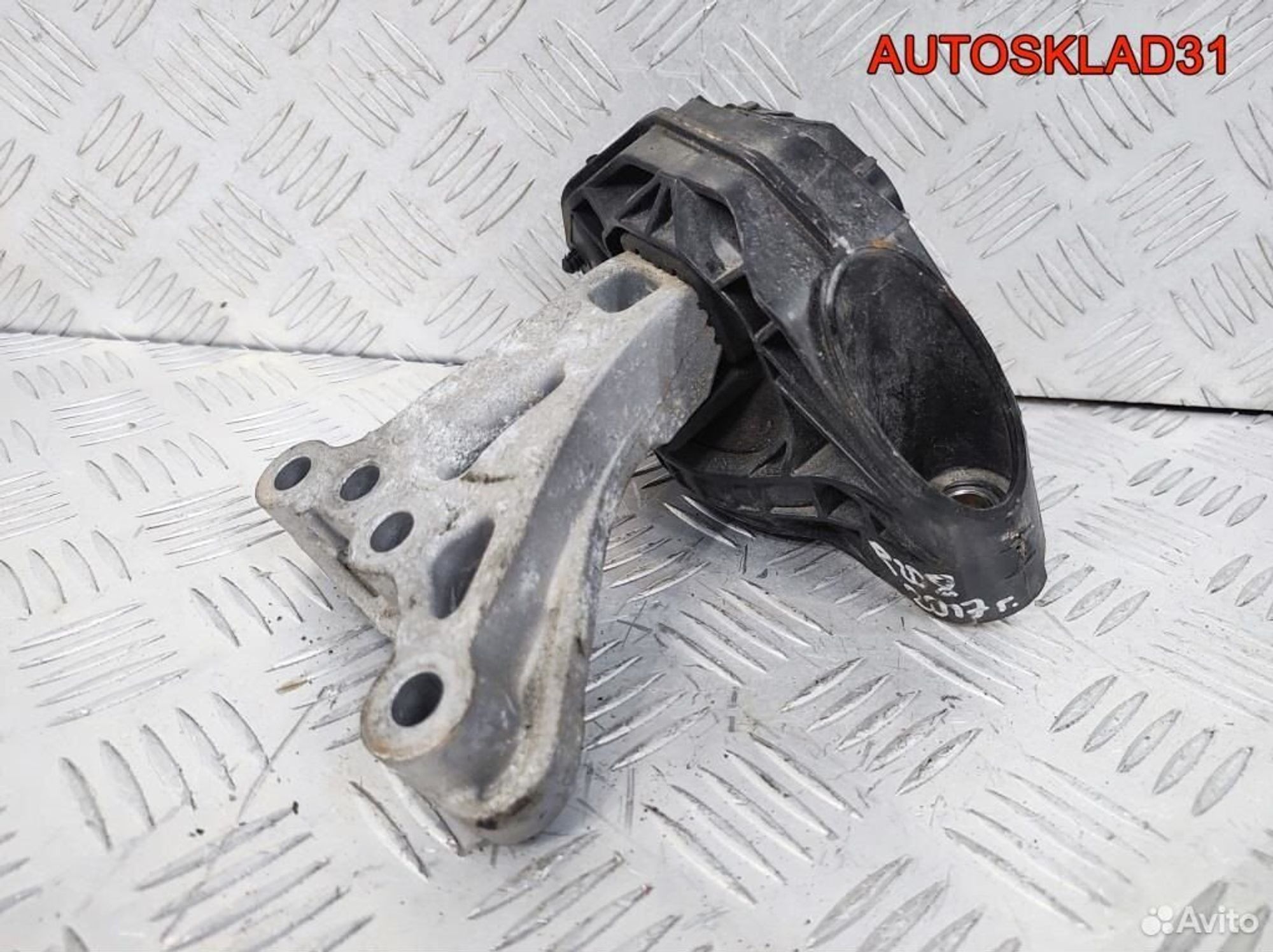 Опора двигателя правая Peugeot 208 9676771080, 2100 рублей, Дубовое