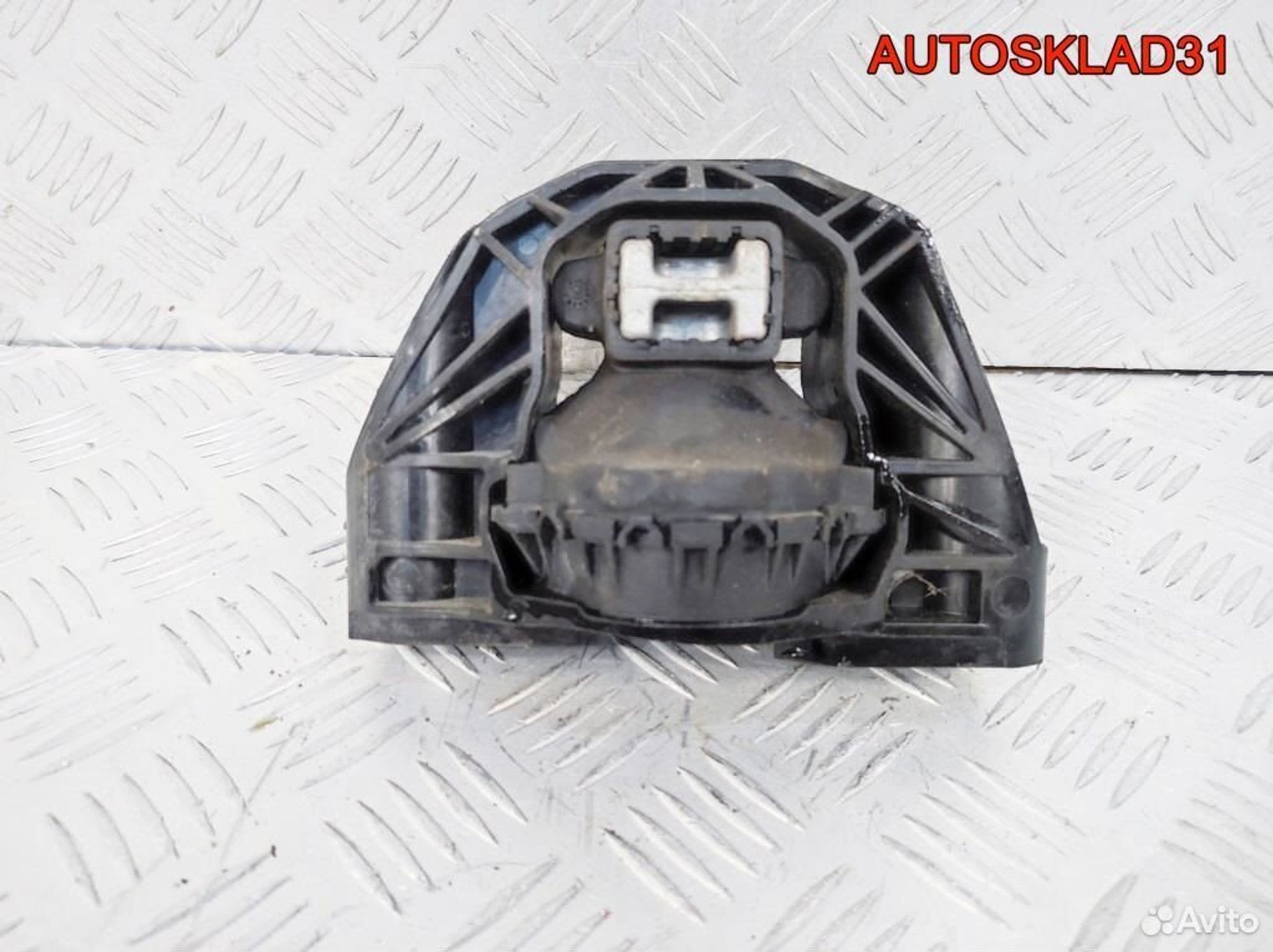 Опора двигателя правая Peugeot 208 9676771080, 2100 рублей, Дубовое