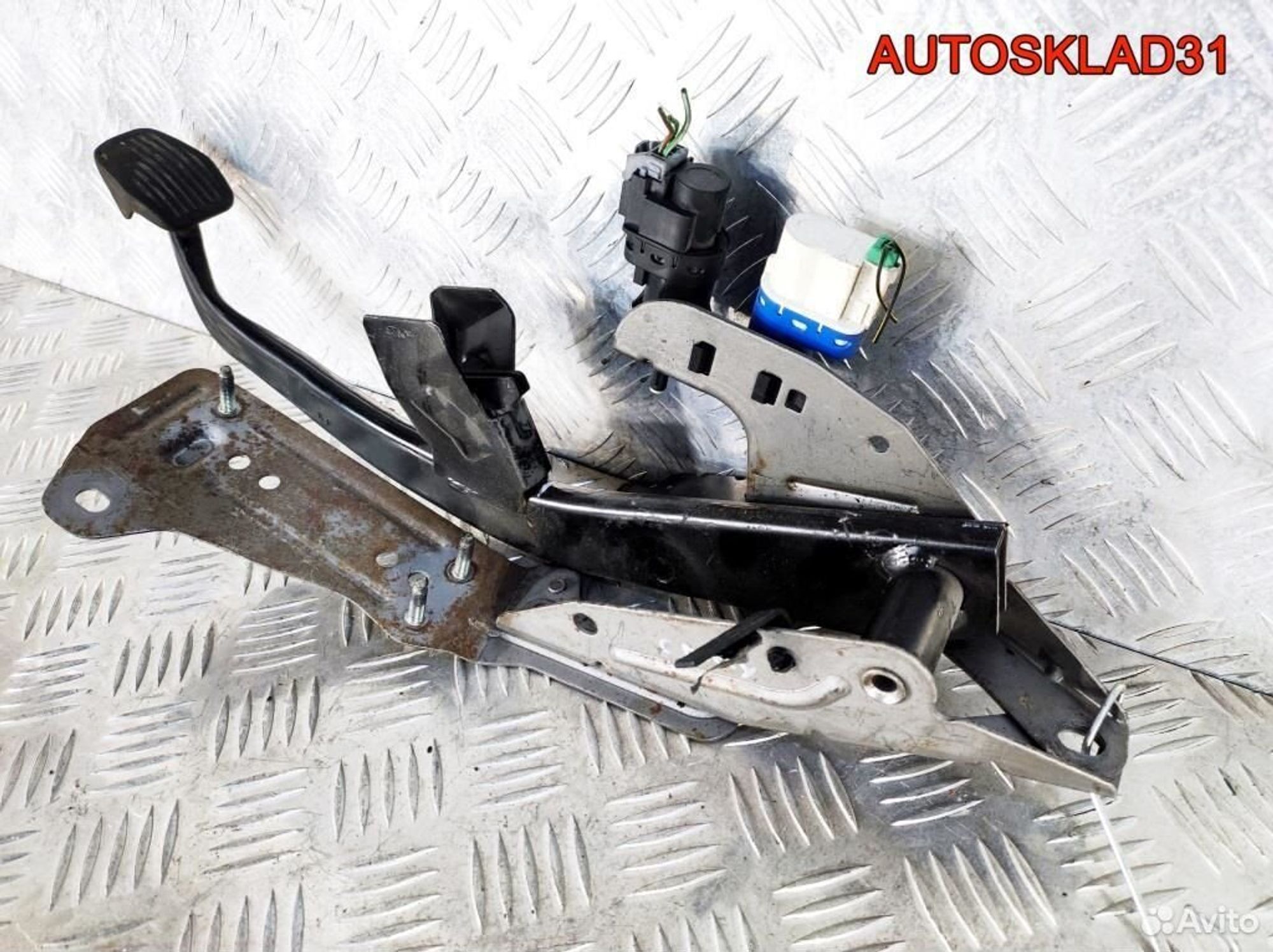 Педаль тормоза МКПП Ford C-MAX 3M512467AN, 1100 рублей, Дубовое