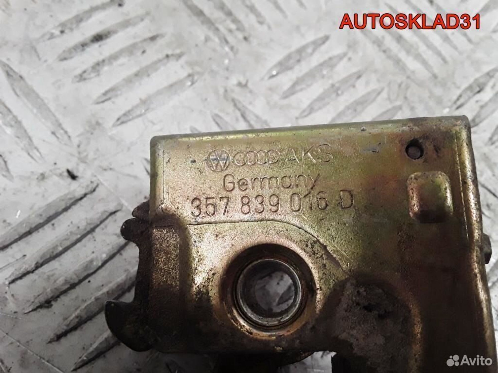 Замок двери задней правой VW Passat B4 357839016D, 1400 рублей, Дубовое