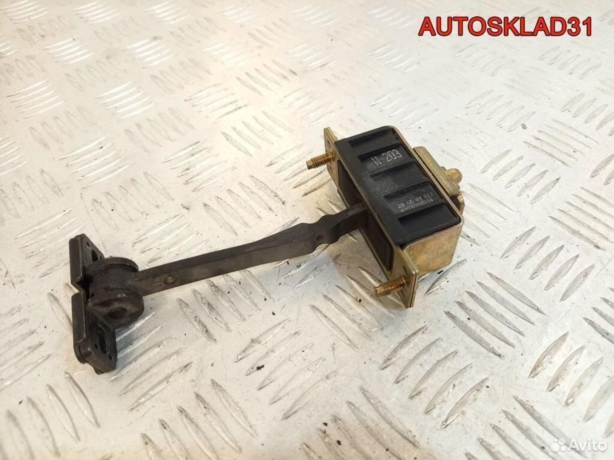 Ограничитель двери передней левой Mercedes W203, 1200 рублей, Дубовое