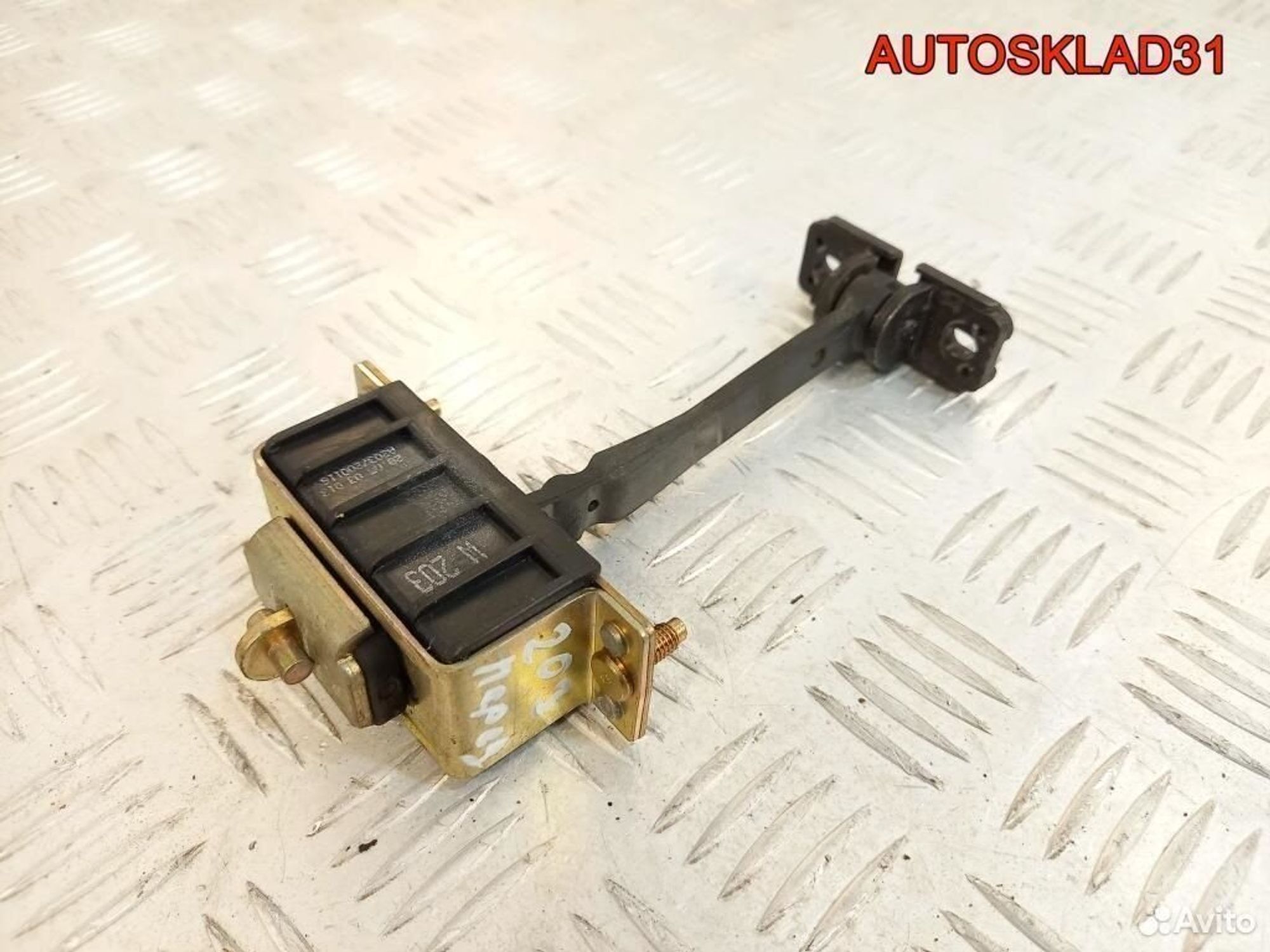 Ограничитель двери передней левой Mercedes W203, 1200 рублей, Дубовое