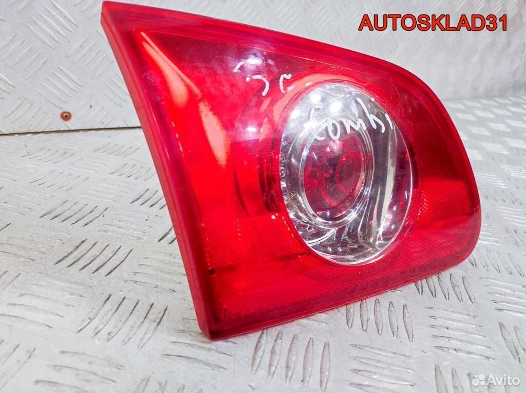 Фонарь задний внутренний левый VW Passat 3C9945093, 1700 рублей, Дубовое
