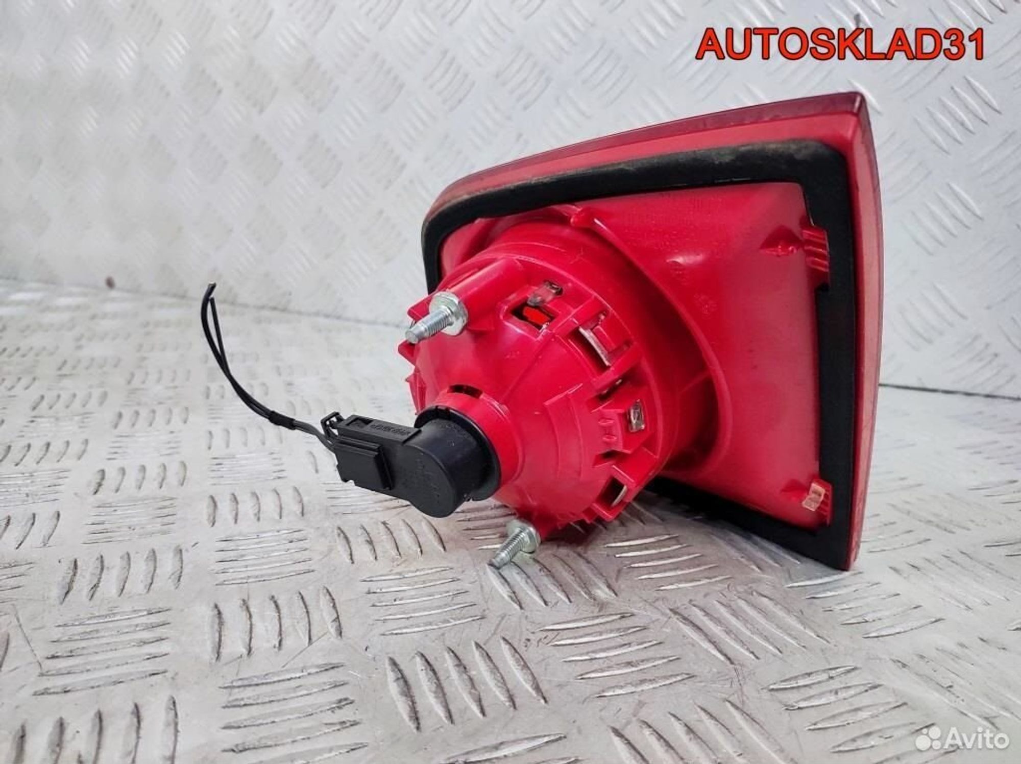 Фонарь задний внутренний левый VW Passat 3C9945093, 1700 рублей, Дубовое