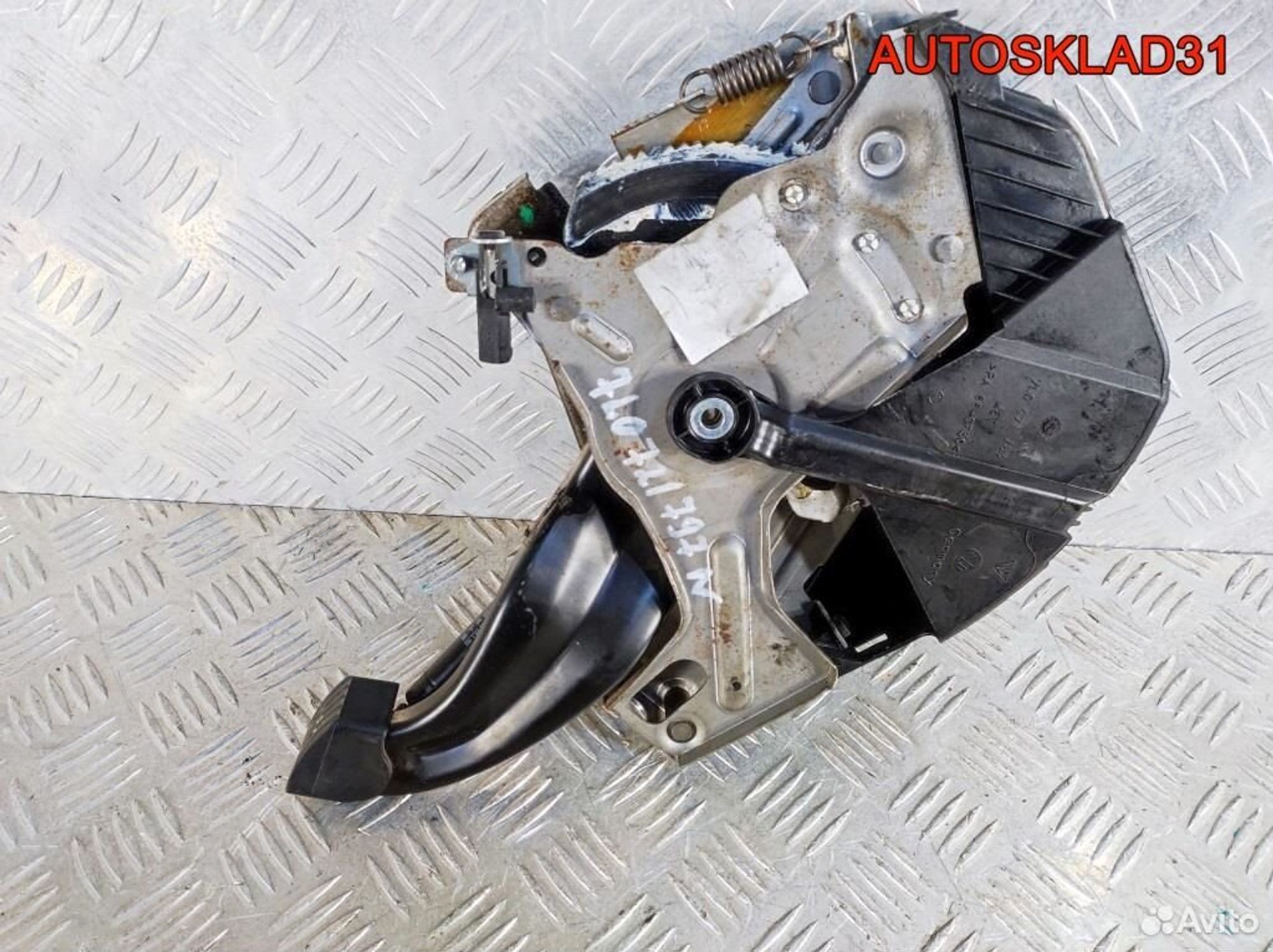 Рычаг стояночного тормоза VW Touareg 7L0721797N, 1300 рублей, Дубовое