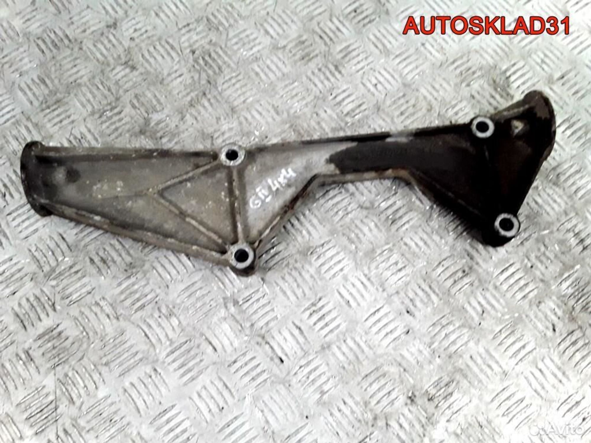 Кронштейн редуктора Фольксваген Гольф 4 1J0599287C, 1700 рублей, Дубовое