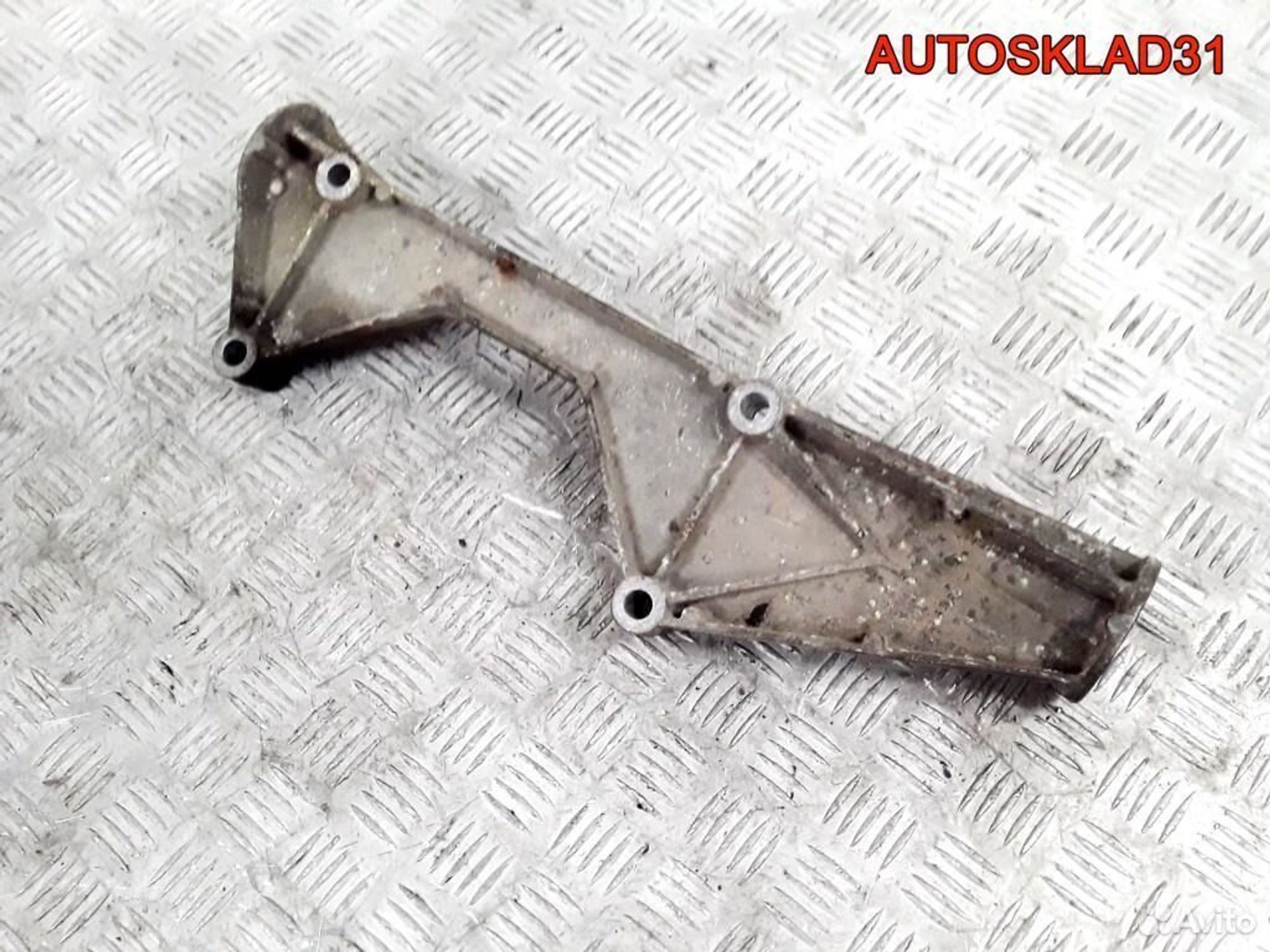 Кронштейн редуктора Фольксваген Гольф 4 1J0599287C, 1700 рублей, Дубовое