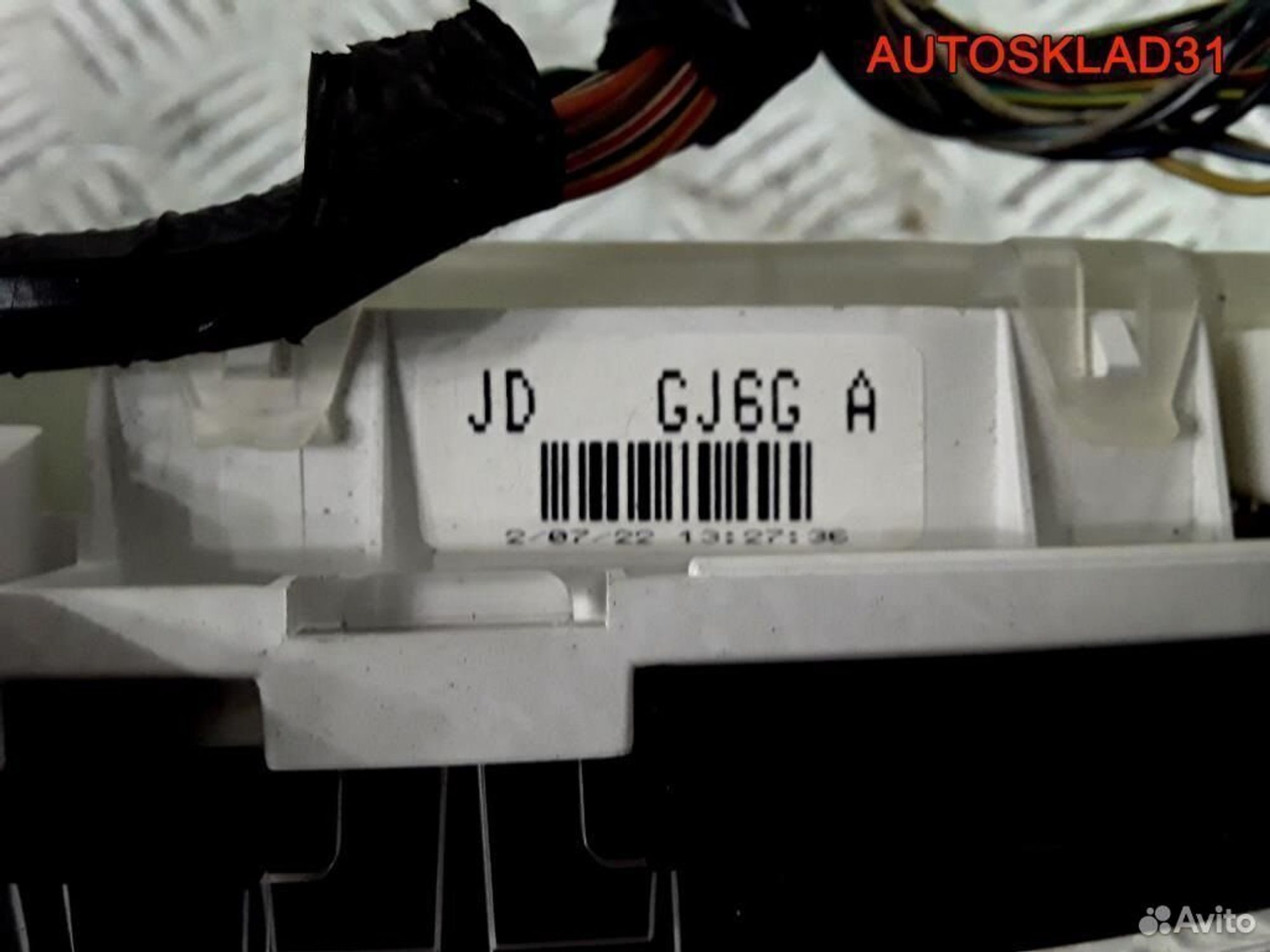 Панель приборов Mazda 6 GG 2,0 бензин, 3200 рублей, Дубовое