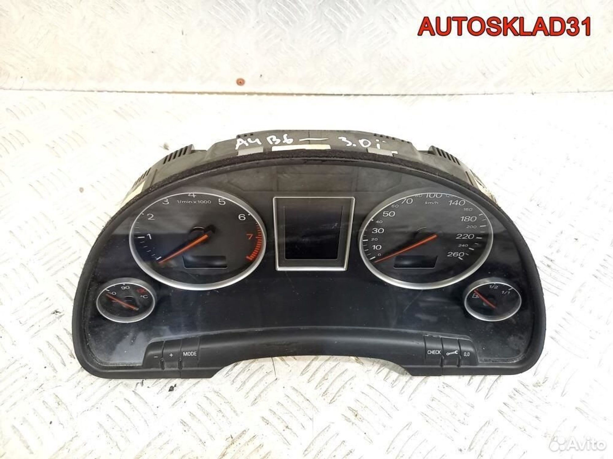 Панель приборов Audi A4 B6 3.0 8E0920900H бензин, 4100 рублей, Дубовое