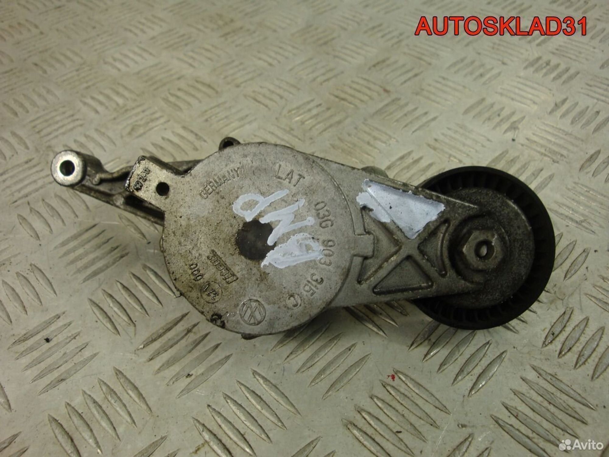 Натяжитель ремня генератора VW Golf 5 03g903315с, 500 рублей, Дубовое