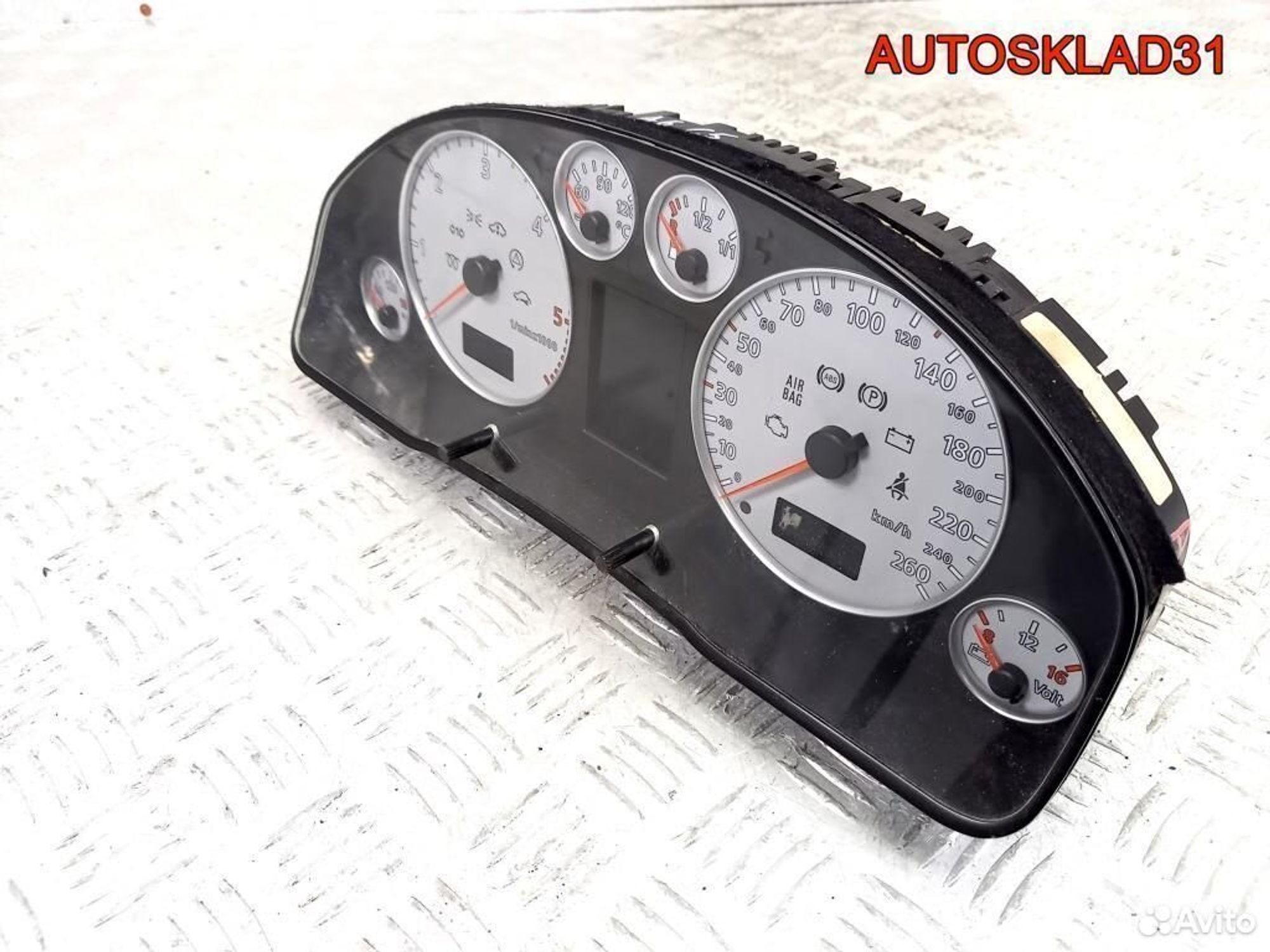 Панель приборов Audi A6 C5 2,5 4B0920935D дизель, 15300 рублей, Дубовое