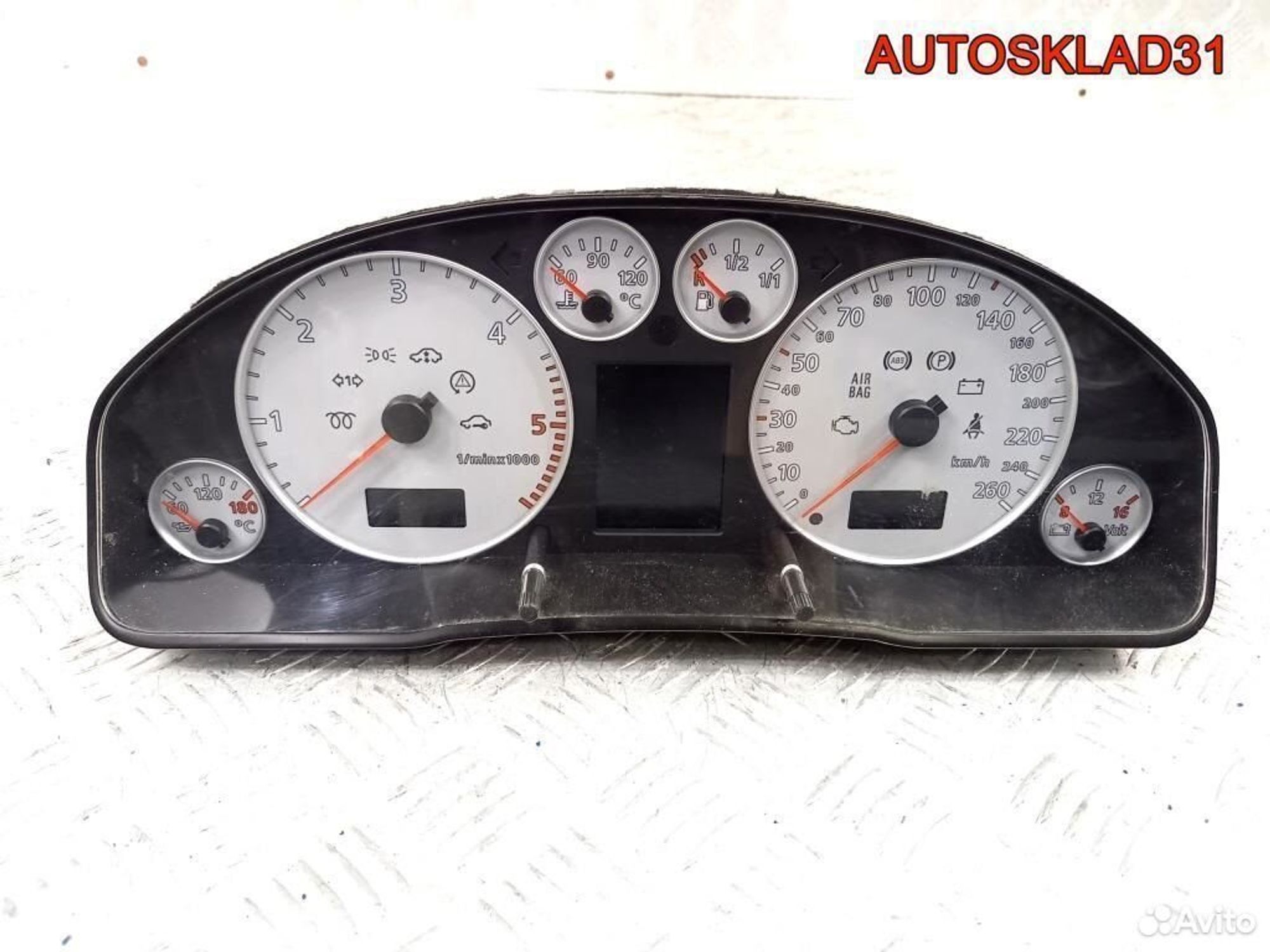 Панель приборов Audi A6 C5 2,5 4B0920935D дизель, 15300 рублей, Дубовое