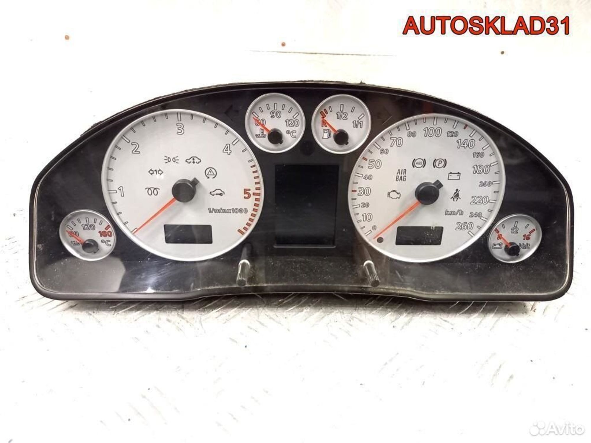 Панель приборов Audi A6 C5 2,5 4B0920935D дизель, 15300 рублей, Дубовое