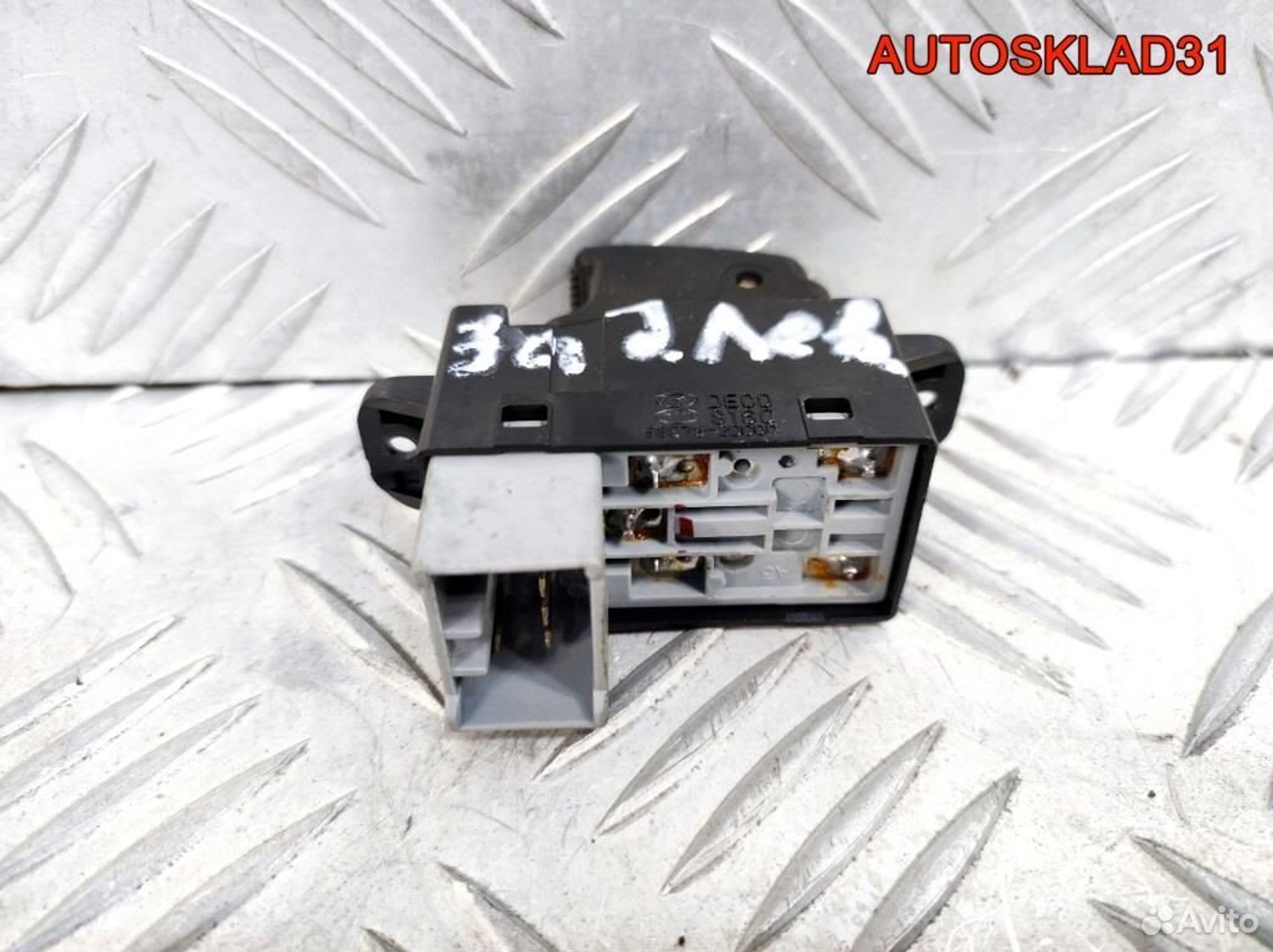 Кнопка стеклоподъемника Kia Picanto 935782D000, 600 рублей, Дубовое