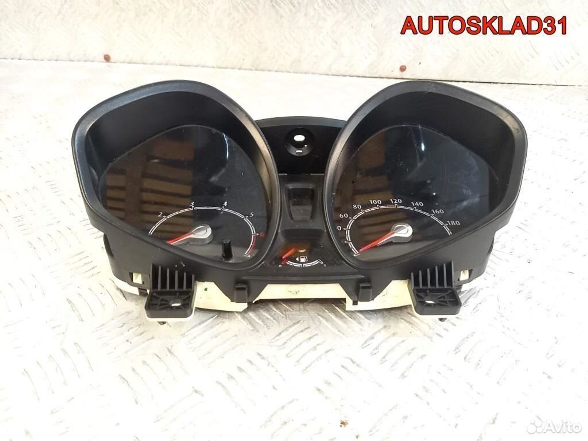 Панель приборов Ford Fiesta MK6 18a6t10849ag, 5200 рублей, Дубовое