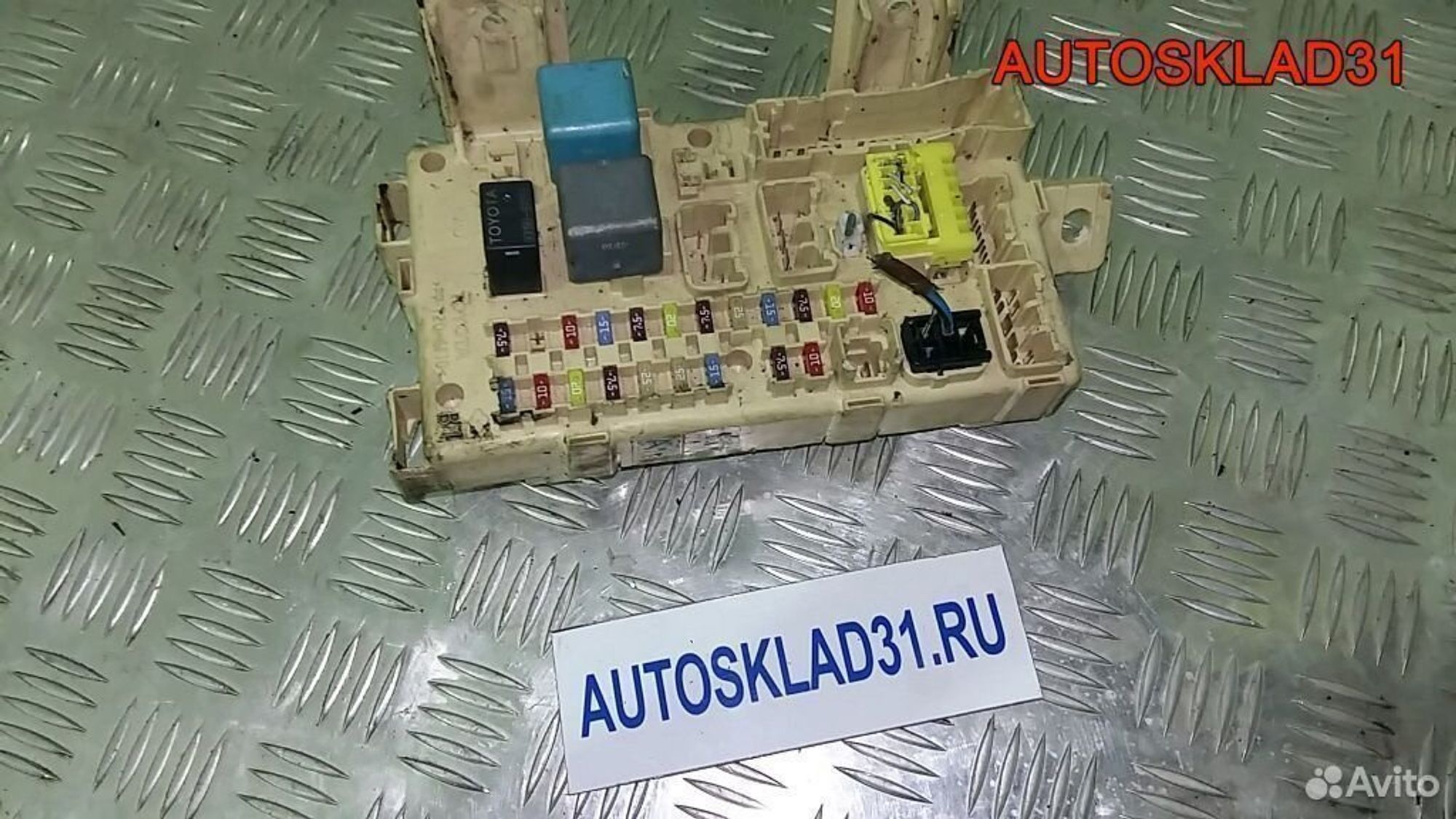 Блок предохранителей Toyota Avensis 2 82641CA020F, 1200 рублей, Дубовое