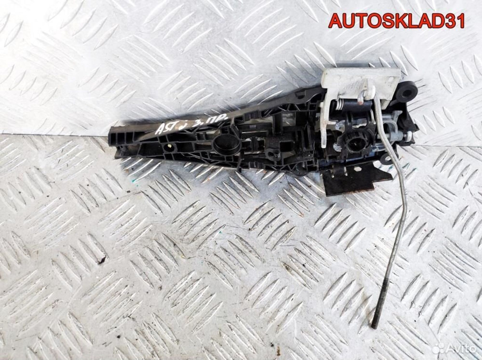 Кронштейн ручки двери правой Opel Astra J 138174, 1700 рублей, Дубовое