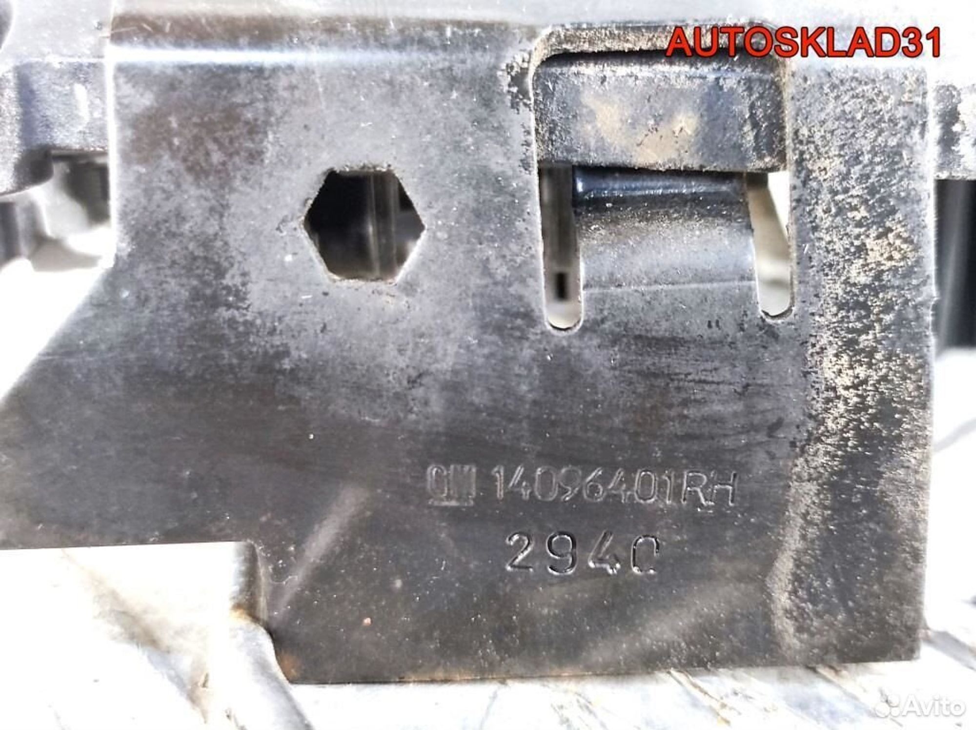 Кронштейн ручки двери правой Opel Astra J 138174, 1700 рублей, Дубовое